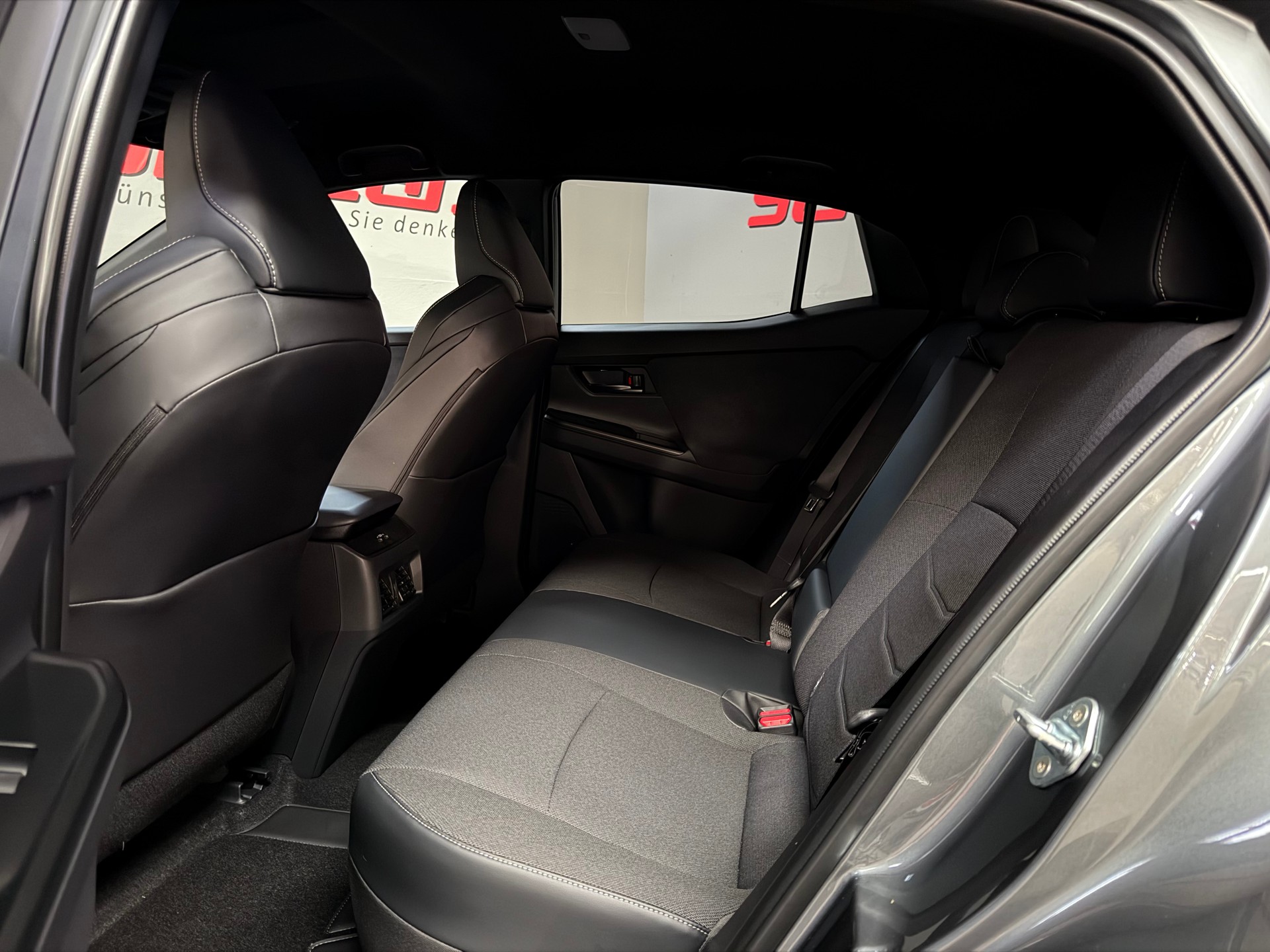 TOYOTA C-HR+ 77 kWh Style FWD-image-11