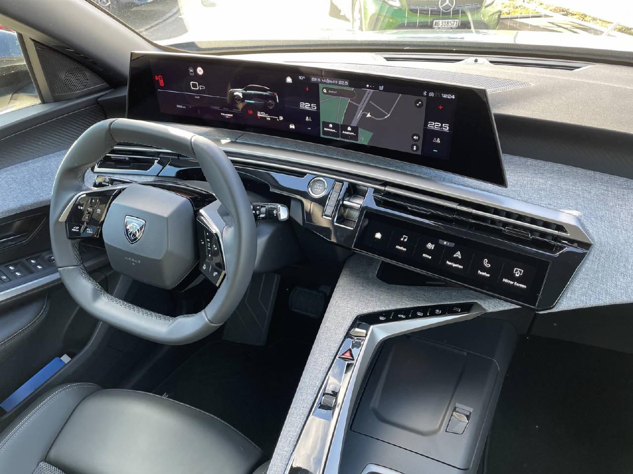 PEUGEOT 3008 1.2 Hybrid Allure-image-7
