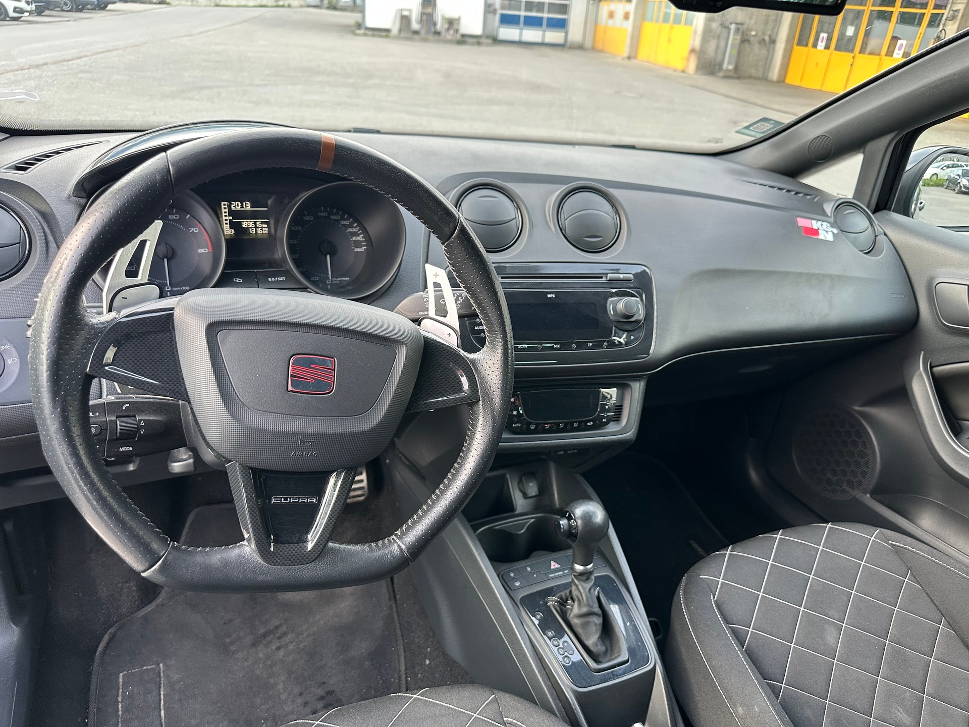 SEAT Ibiza SC 1.4 TSI Cupra R-Evolution DSG-image-4