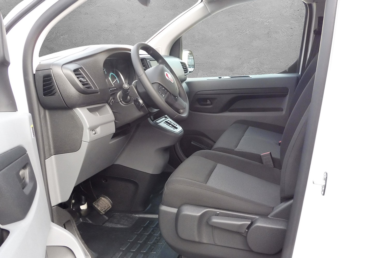 FIAT E-Scudo 50kWh L2 Lounge-image-8