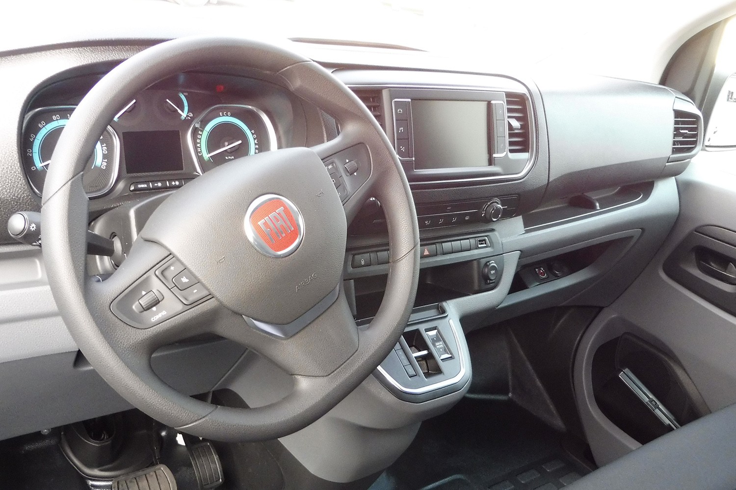 FIAT E-Scudo 50kWh L2 Lounge-image-9