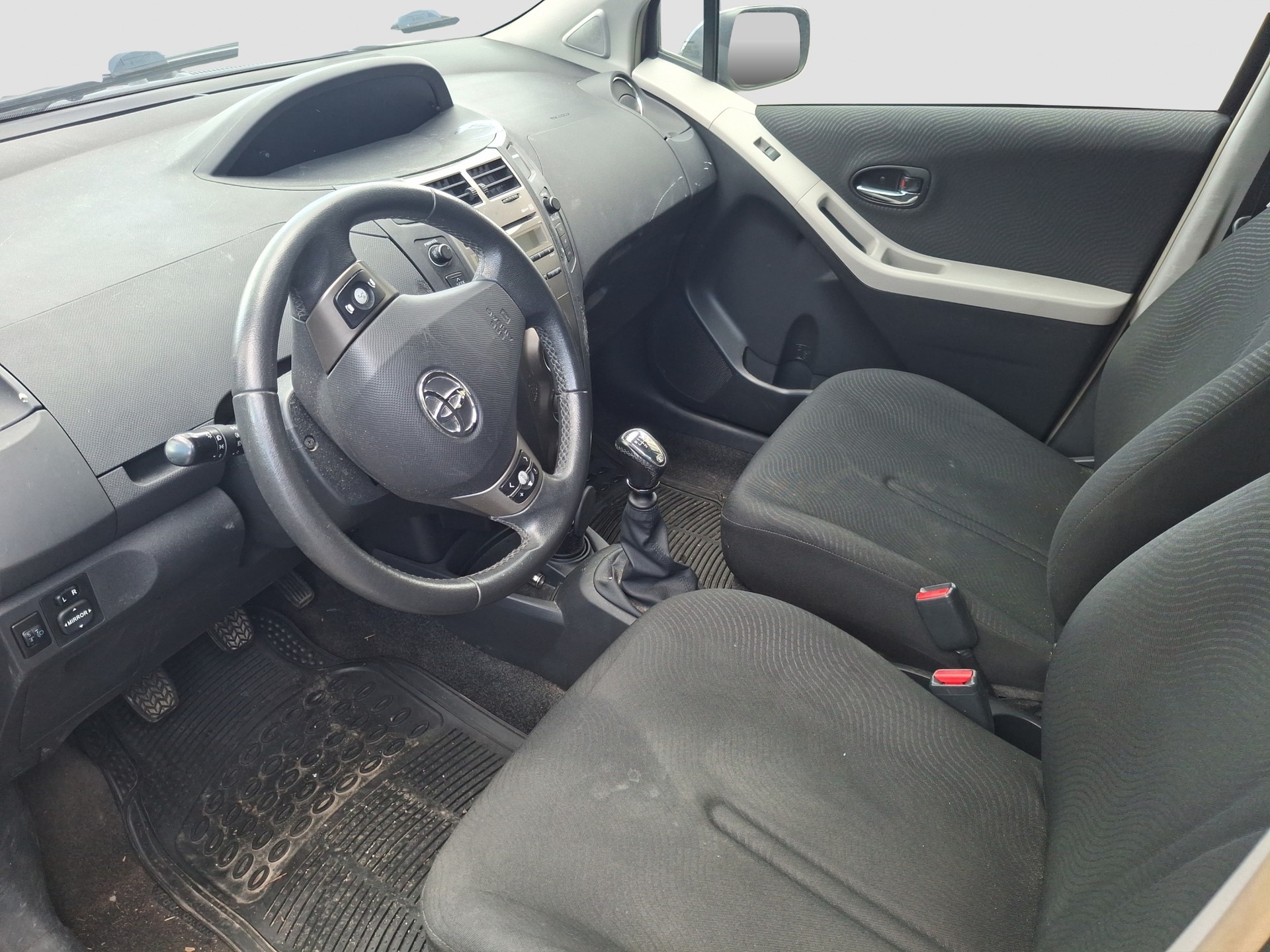 TOYOTA Yaris 1.33 Linea Sol-image-6