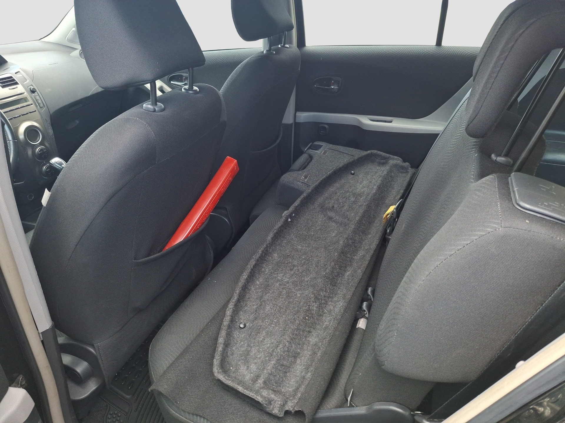 TOYOTA Yaris 1.33 Linea Sol-image-5