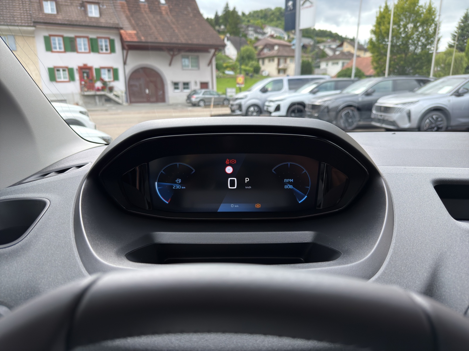 PEUGEOT Rifter Long 1.5 BlueHDi 130 Family Ed.-image-8