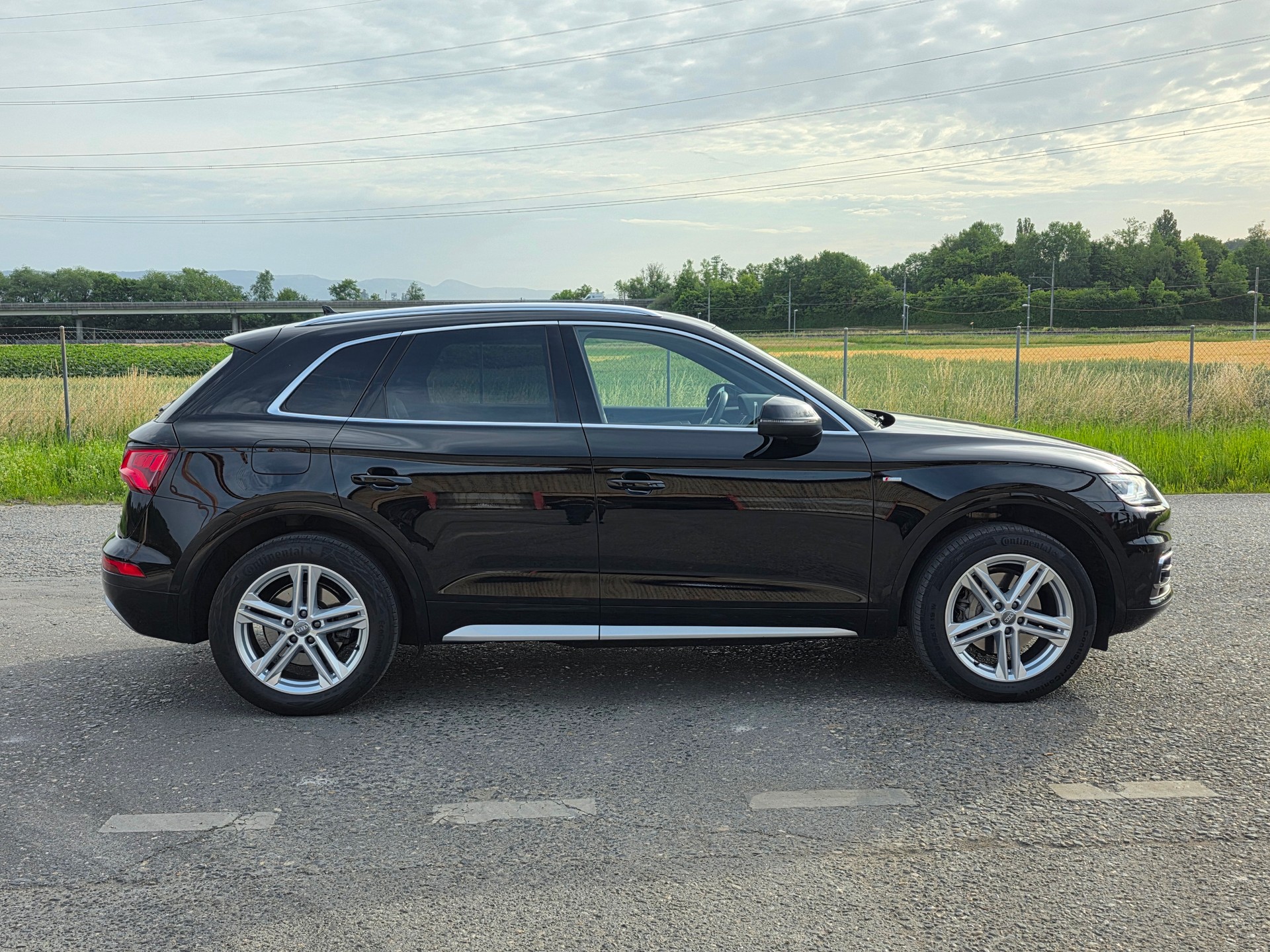 AUDI Q5 2.0 TFSI sport quattro S-tronic / Neu ab Mfk.-image-2