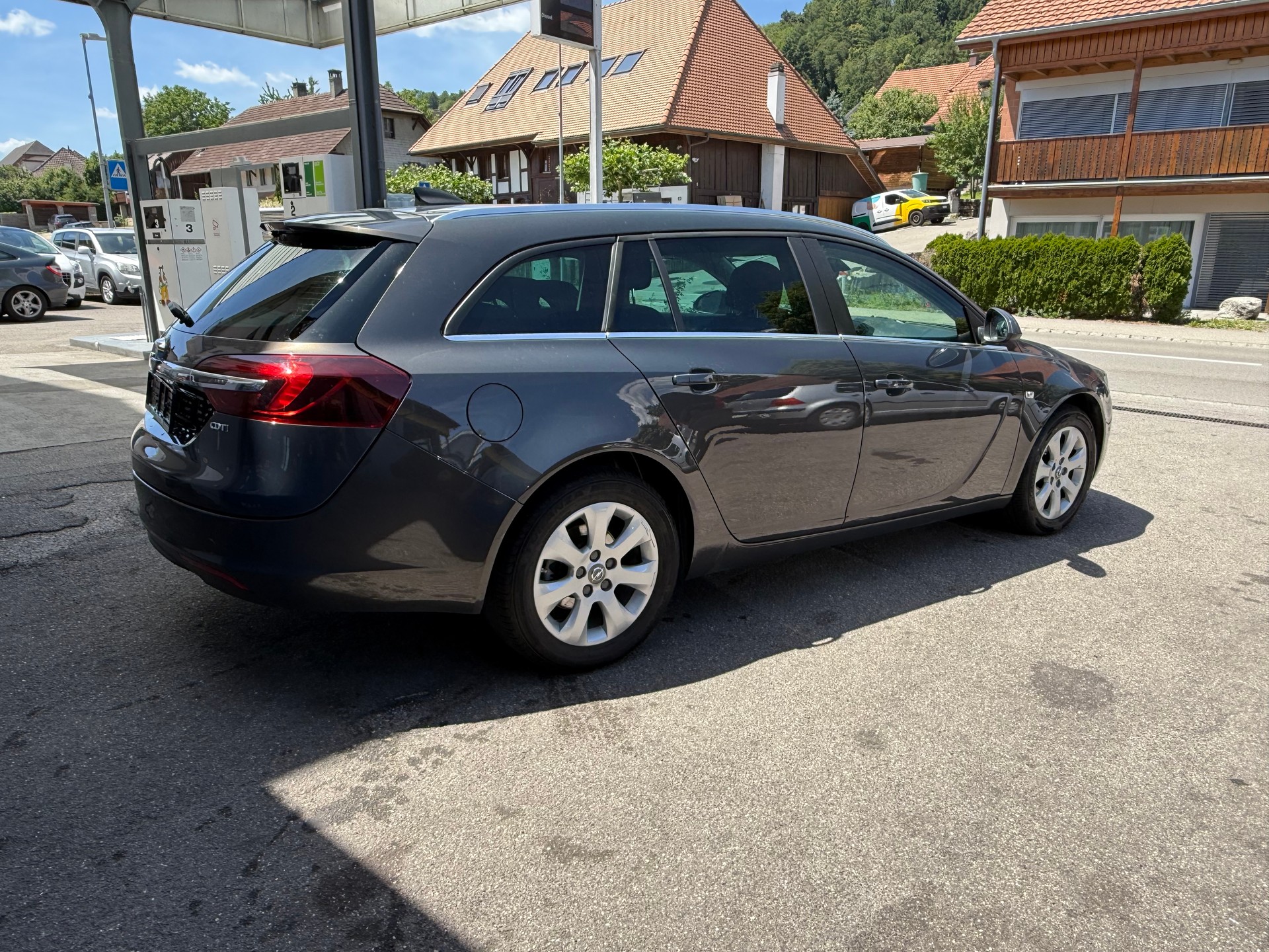 OPEL Insignia Sports Tourer 1.6 CDTI Edition Automatic-image-2