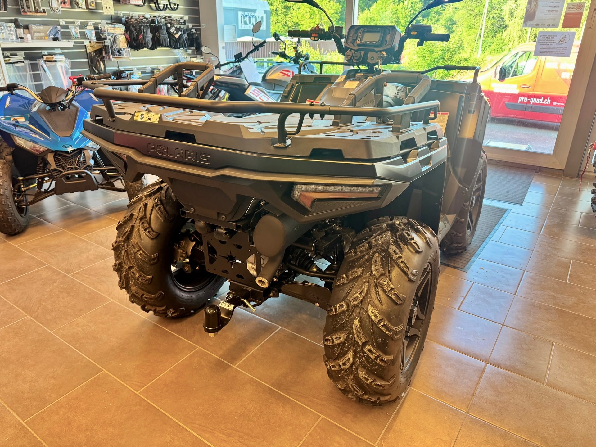 POLARIS Sportsman 570 4x4-image-3