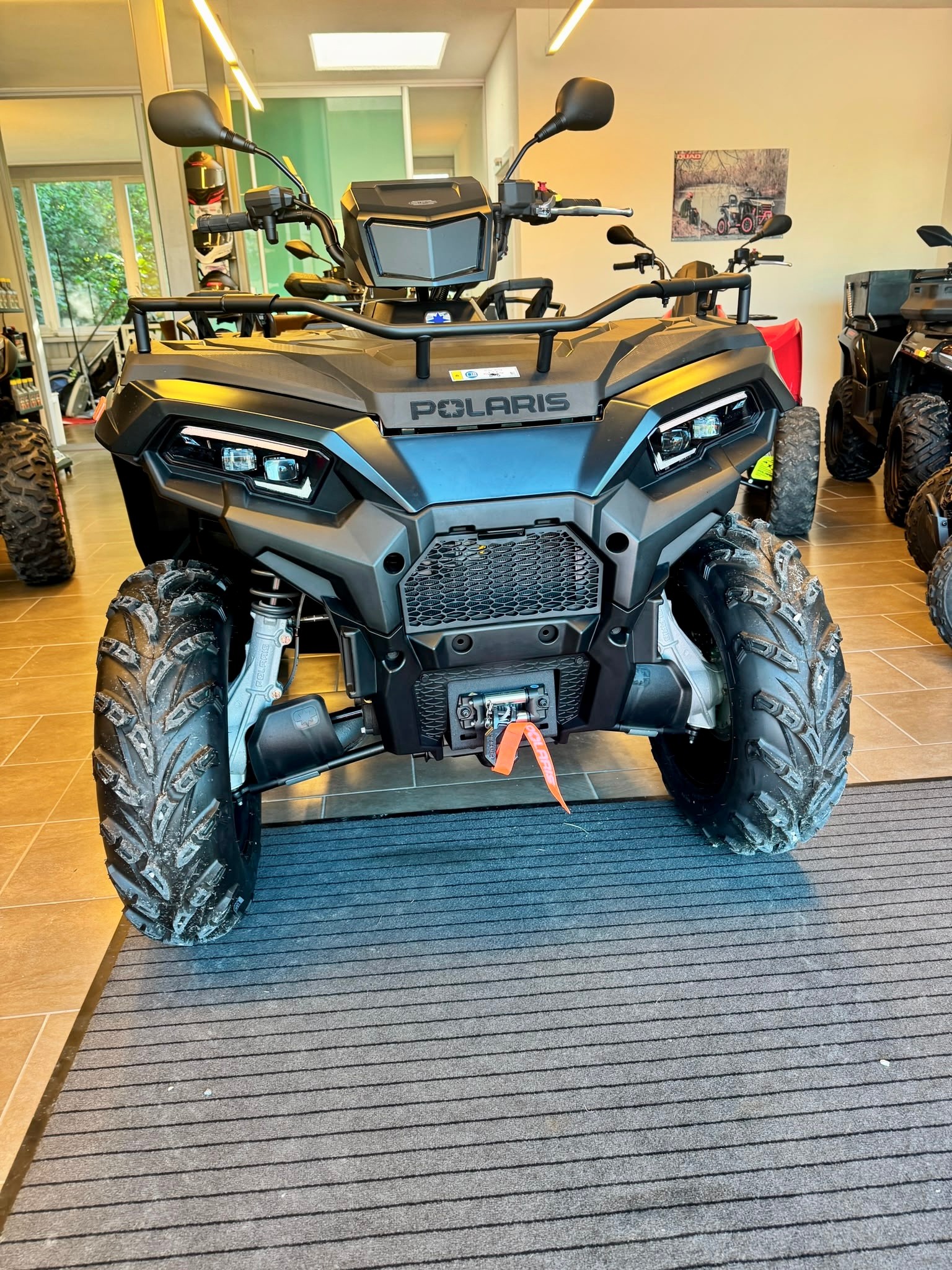 POLARIS Sportsman 570 4x4-image-1