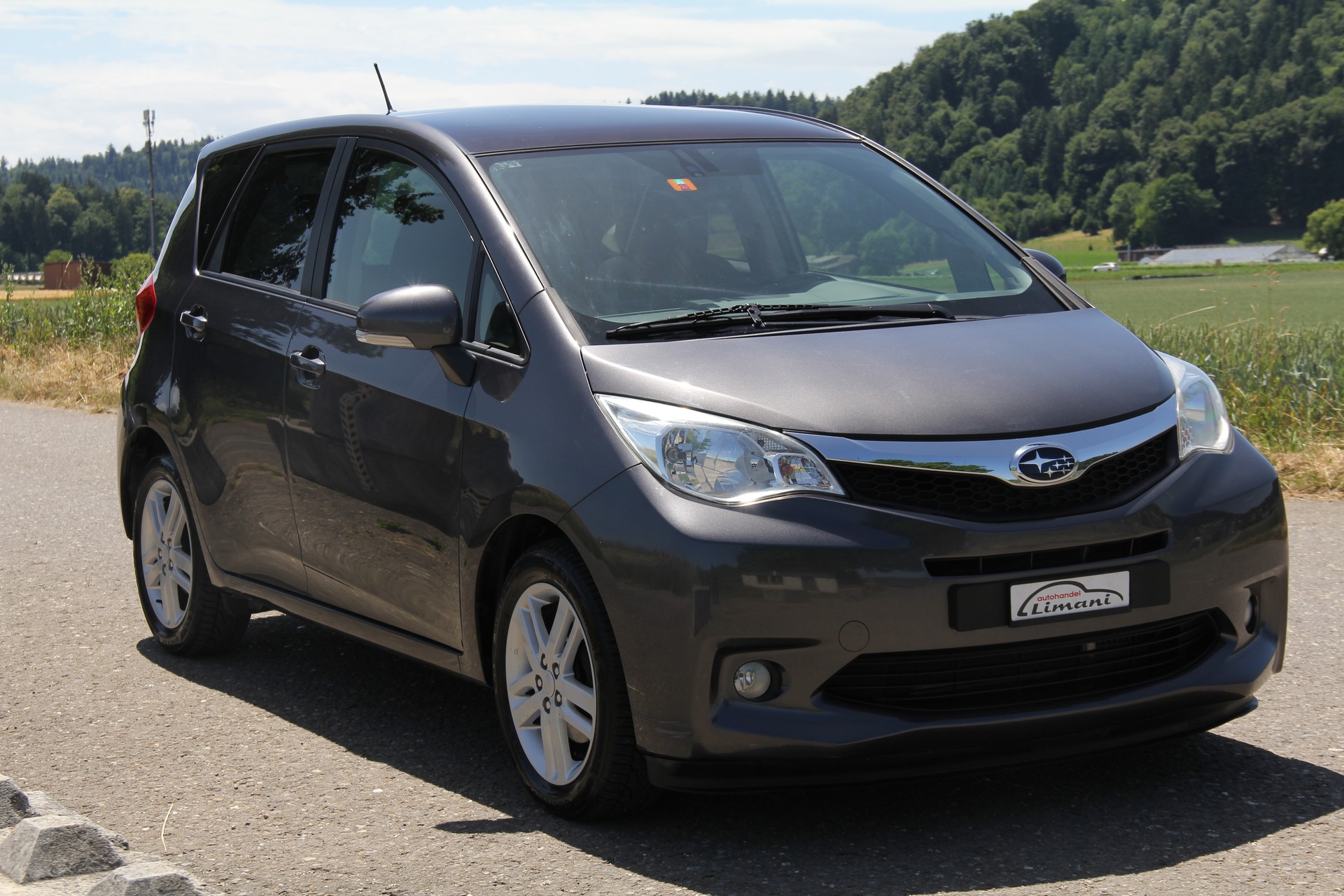 SUBARU Trezia 1.4D Swiss Luxury-image-3