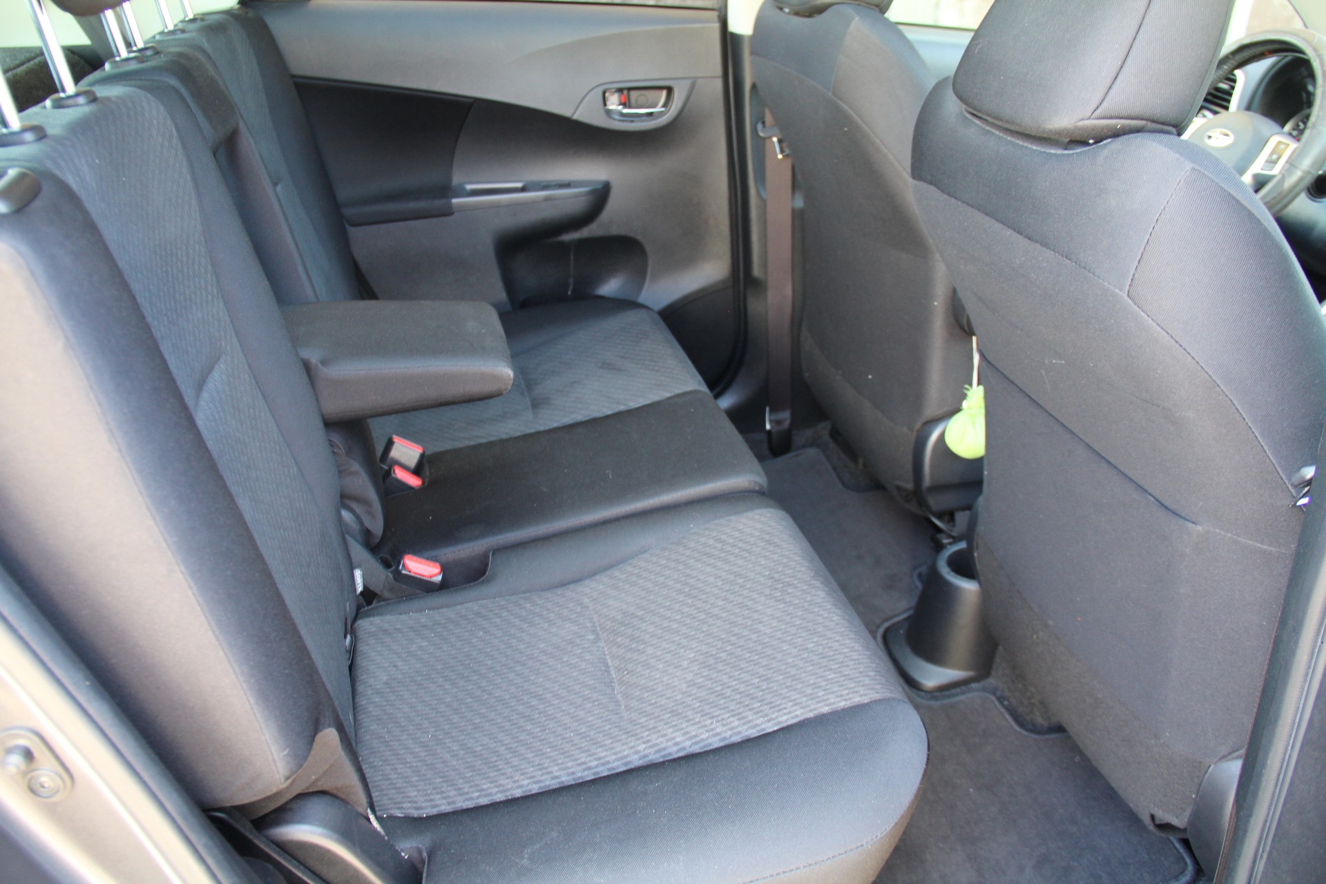SUBARU Trezia 1.4D Swiss Luxury-image-12