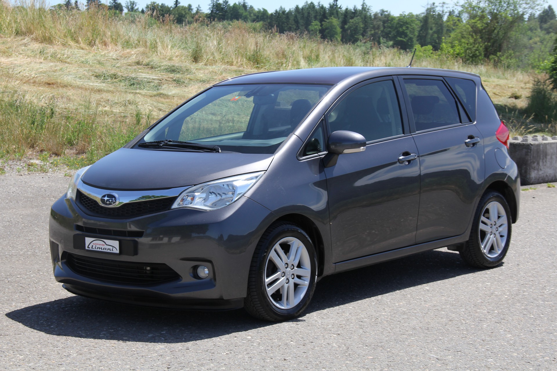 SUBARU Trezia 1.4D Swiss Luxury-image-1
