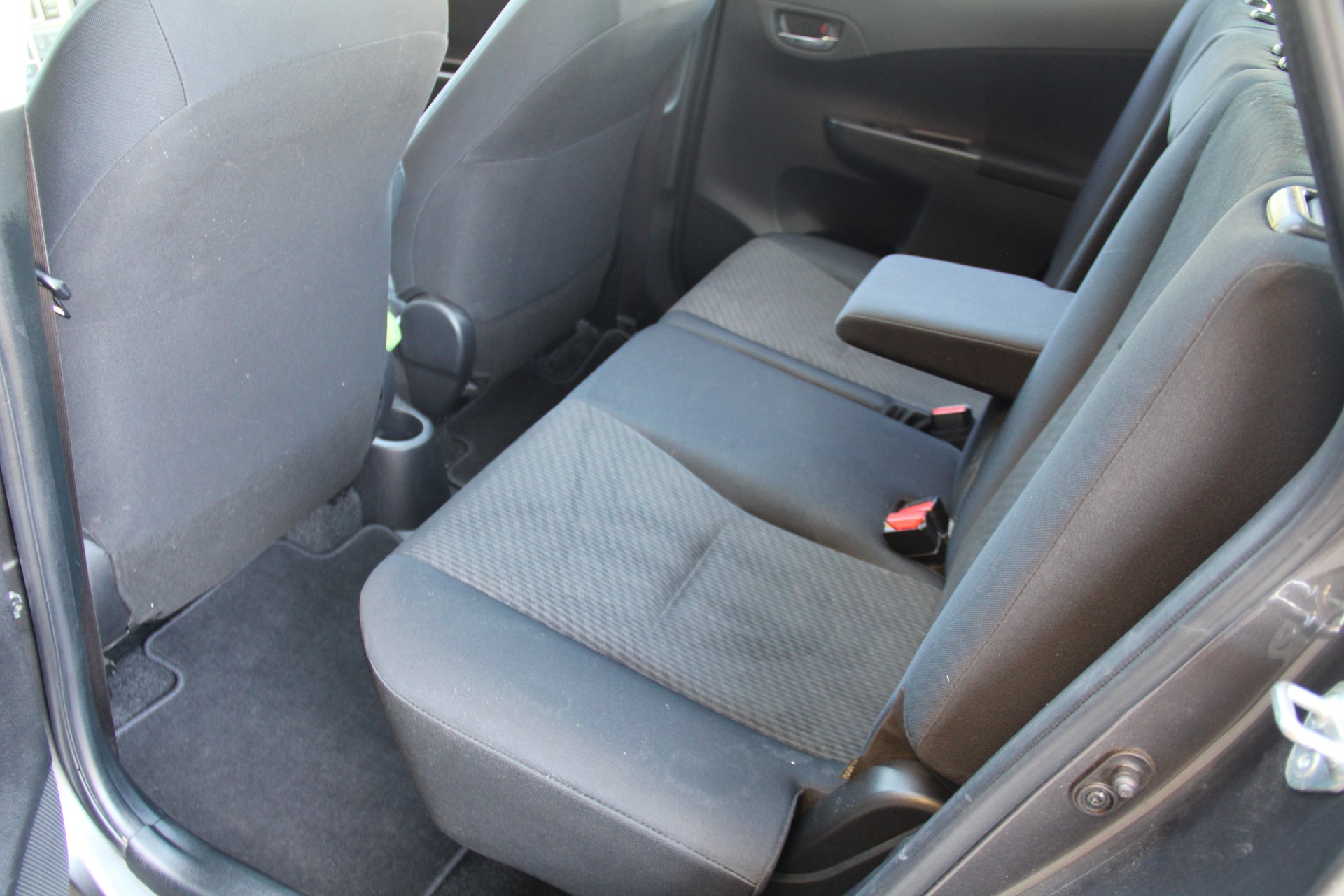 SUBARU Trezia 1.4D Swiss Luxury-image-13