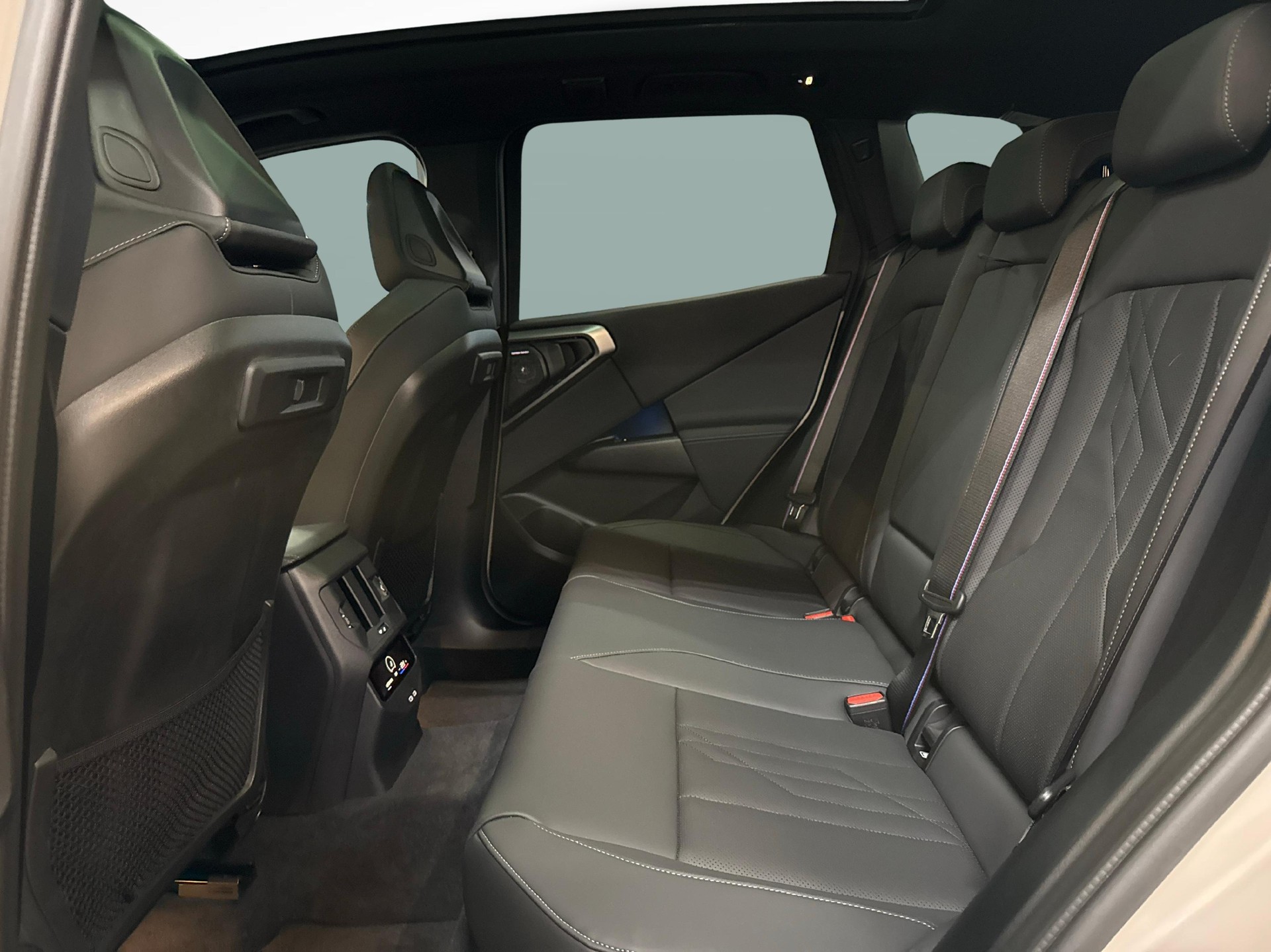 BMW X3 M50 xDrive M50-image-17