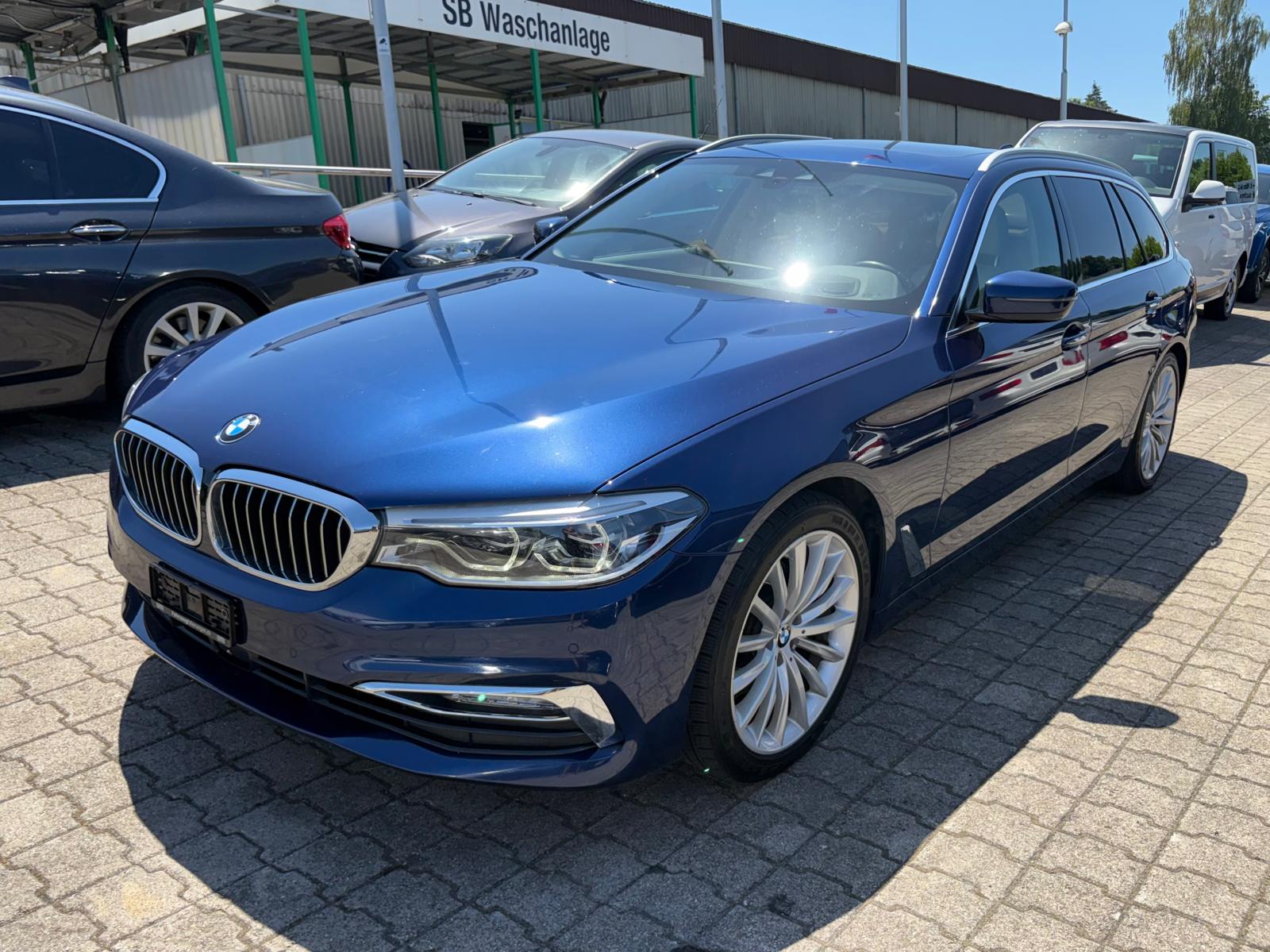 BMW 520d xDrive Touring Luxury Line Steptronic-image-2