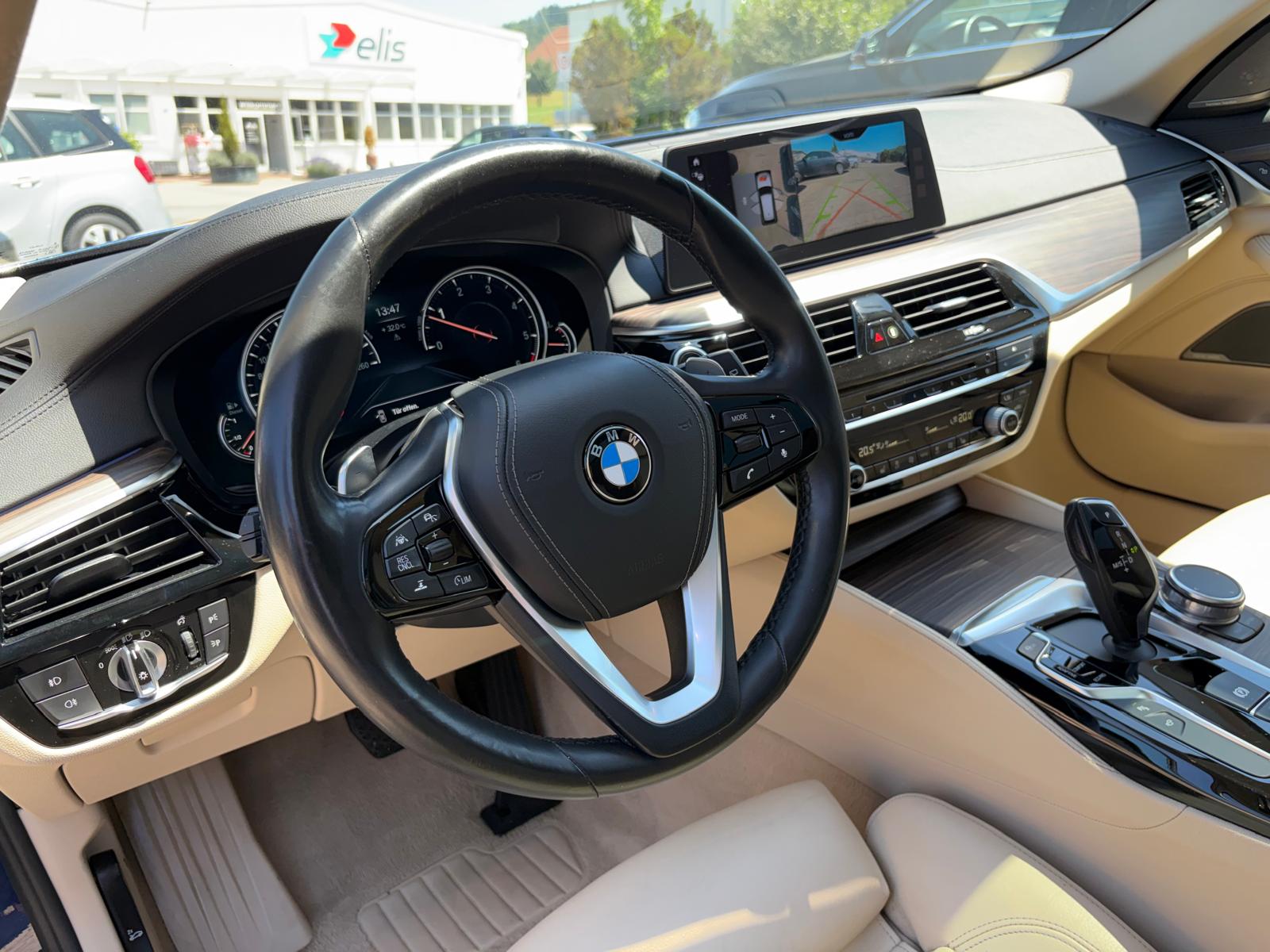 BMW 520d xDrive Touring Luxury Line Steptronic-image-5