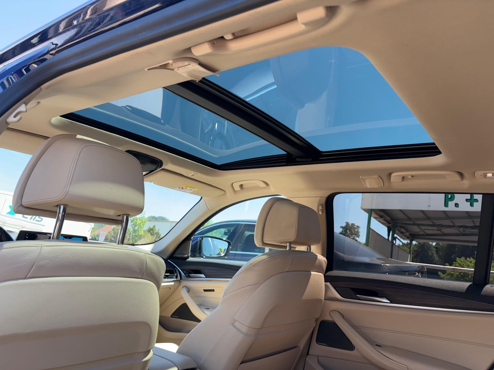 BMW 520d xDrive Touring Luxury Line Steptronic-image-8
