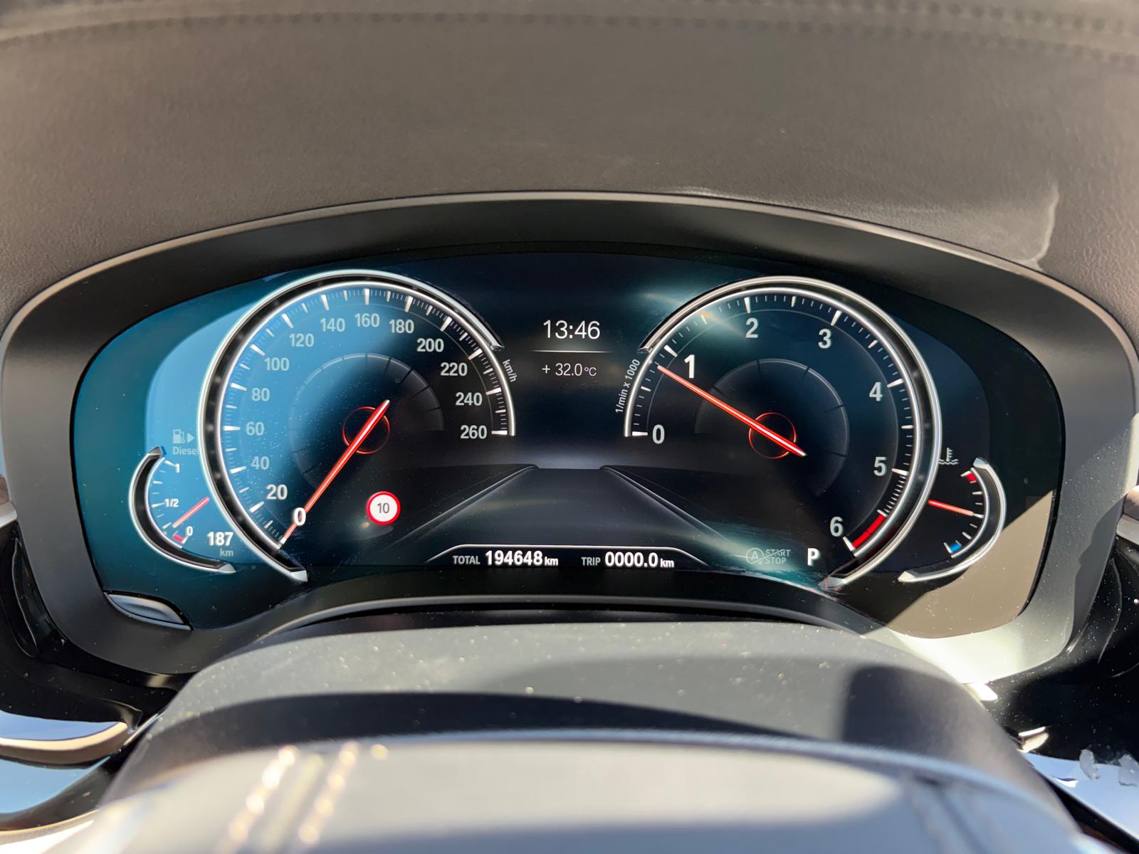 BMW 520d xDrive Touring Luxury Line Steptronic-image-14