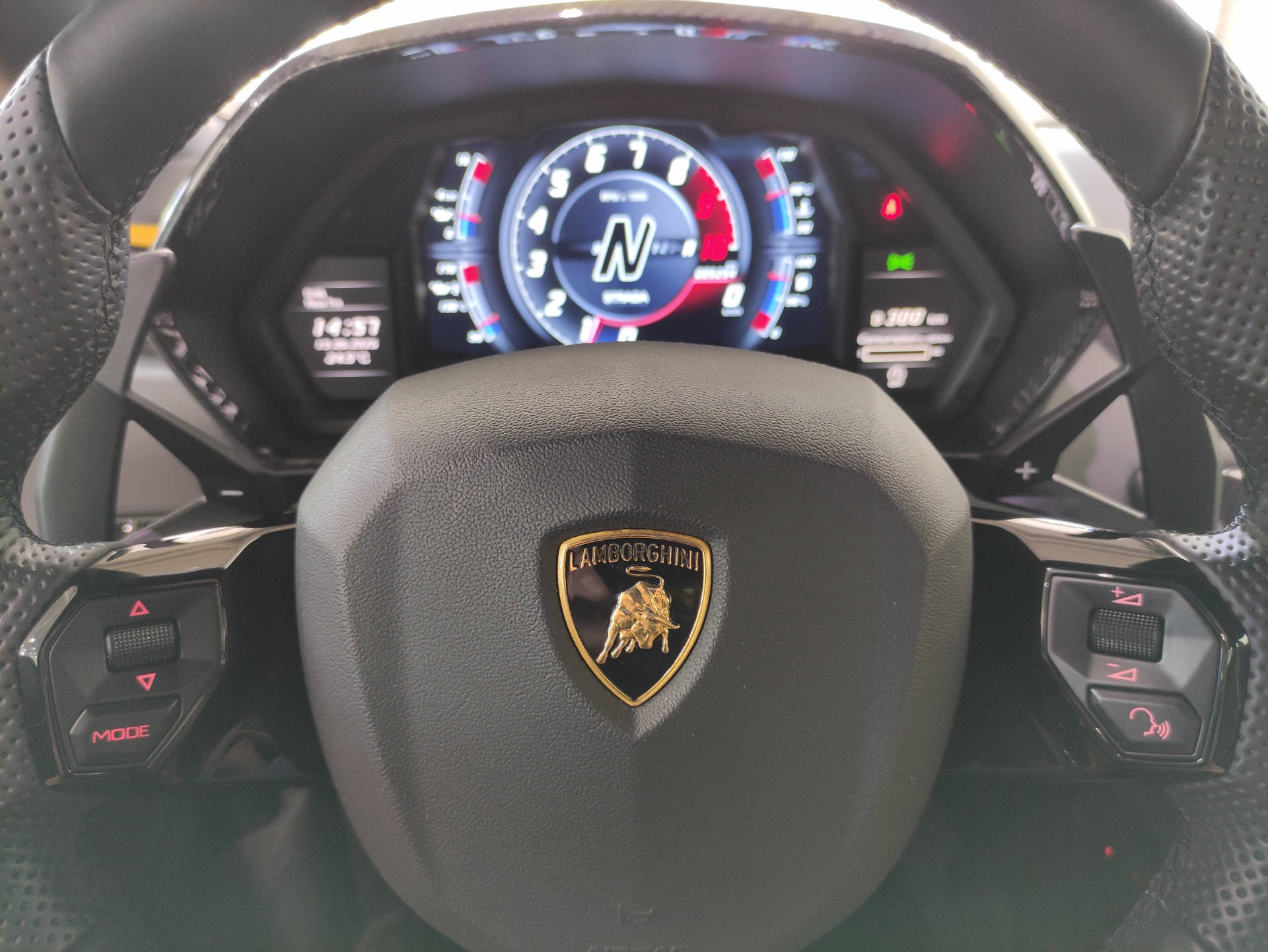 LAMBORGHINI Aventador 6.5 S-image-7