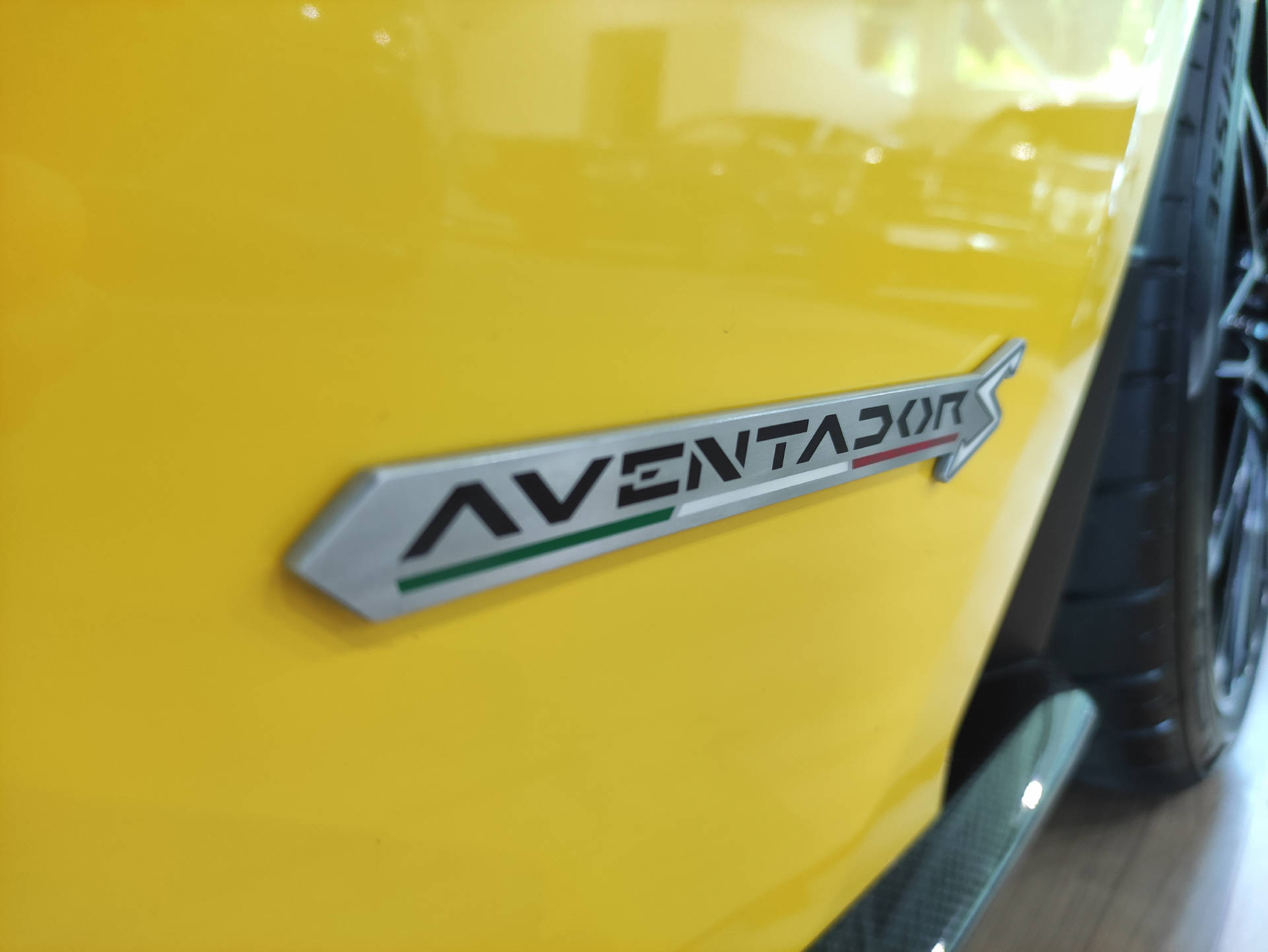 LAMBORGHINI Aventador 6.5 S-image-18