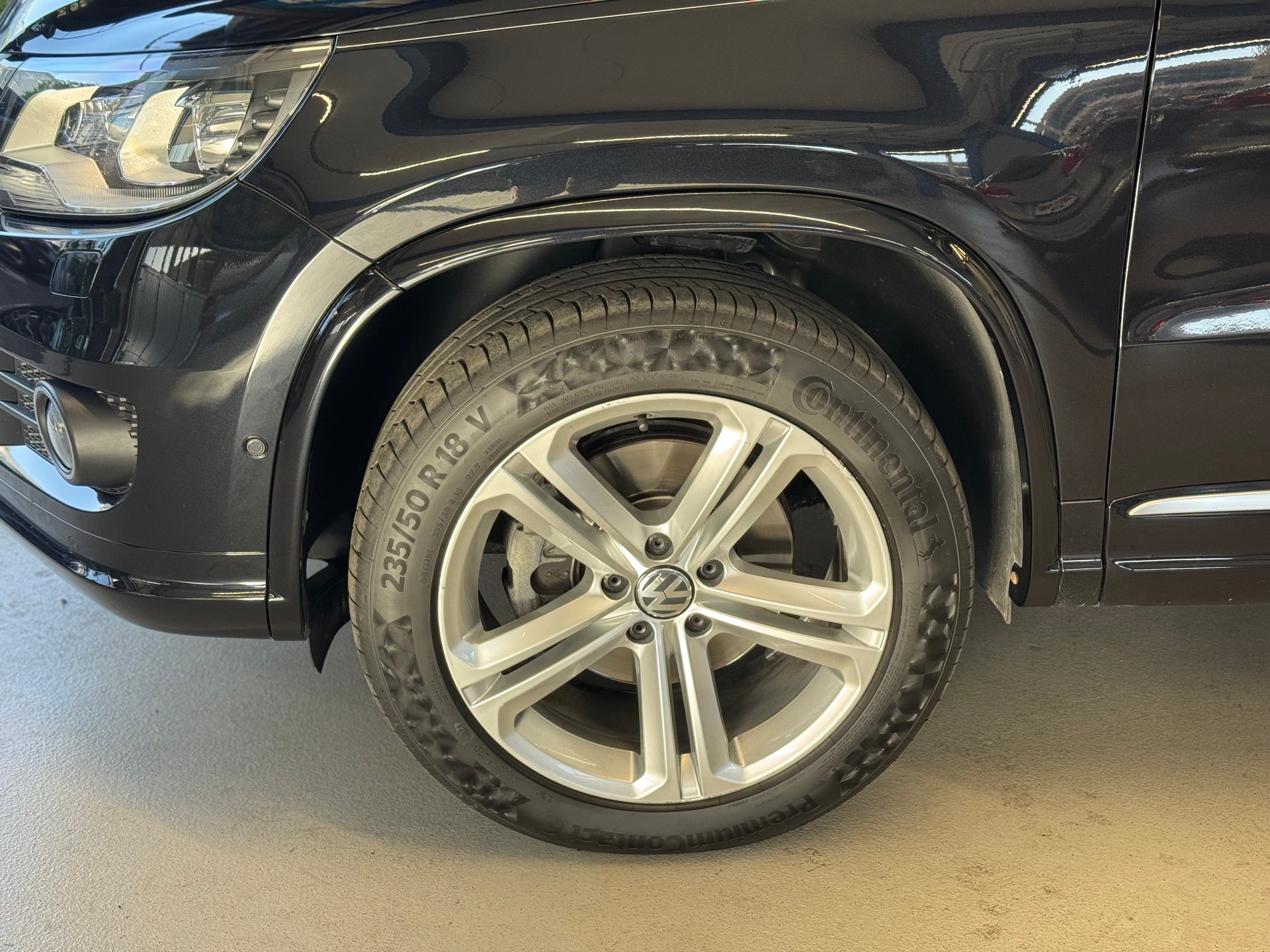 VW Tiguan 2.0 TDI BlueMotion R Line Sport&Style 4Motion DSG-image-14