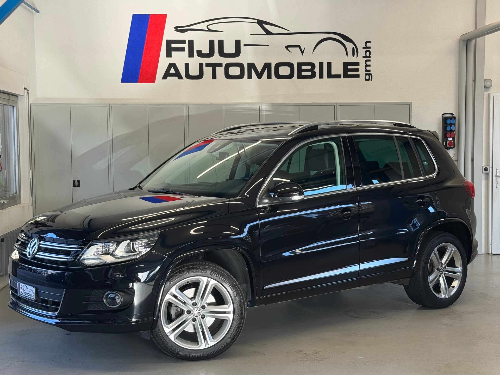 VW Tiguan 2.0 TDI BlueMotion R Line Sport&Style 4Motion DSG-image-0