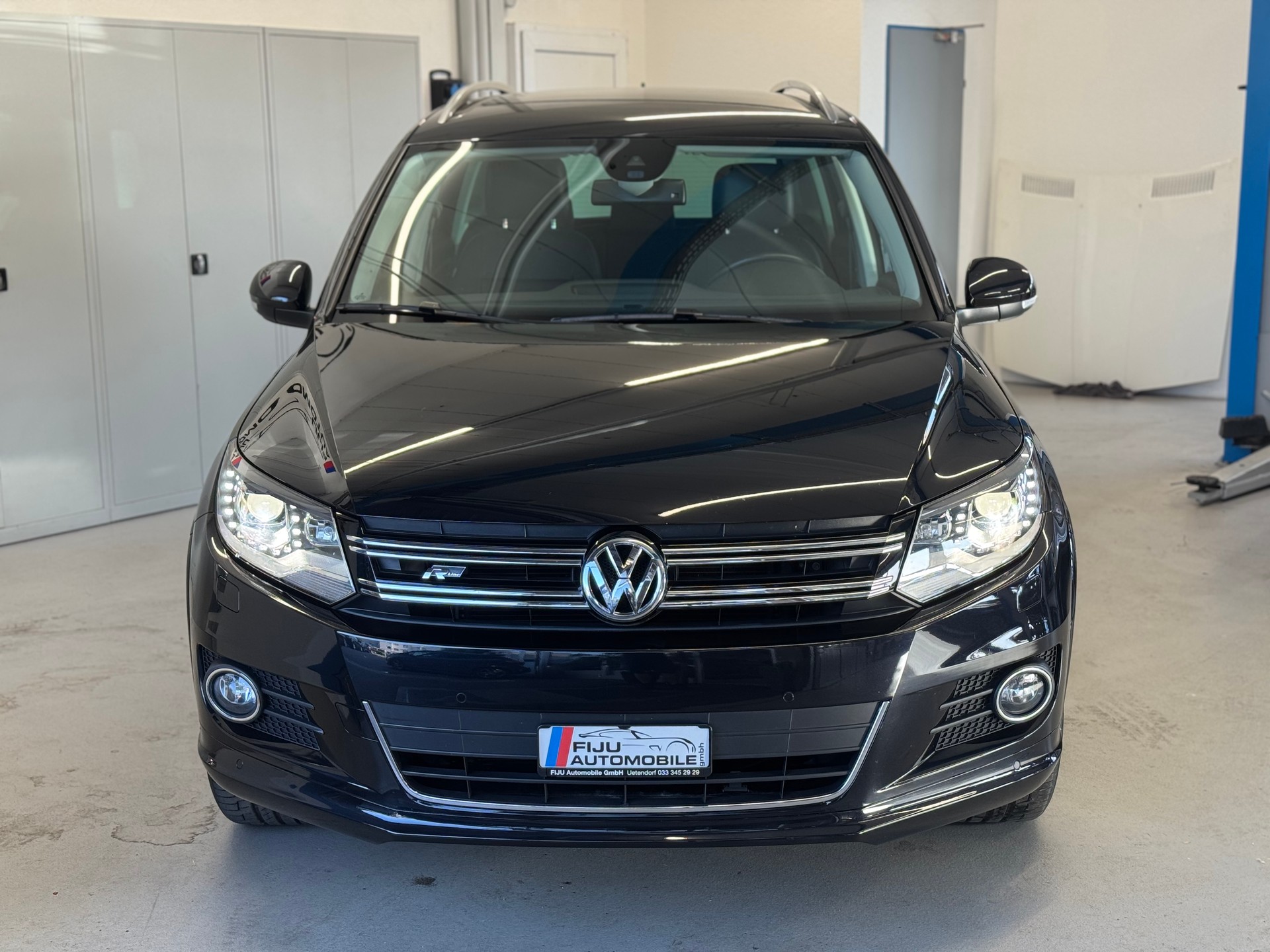 VW Tiguan 2.0 TDI BlueMotion R Line Sport&Style 4Motion DSG-image-1