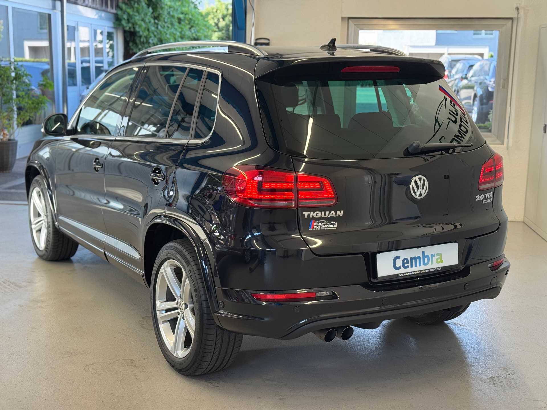 VW Tiguan 2.0 TDI BlueMotion R Line Sport&Style 4Motion DSG-image-5