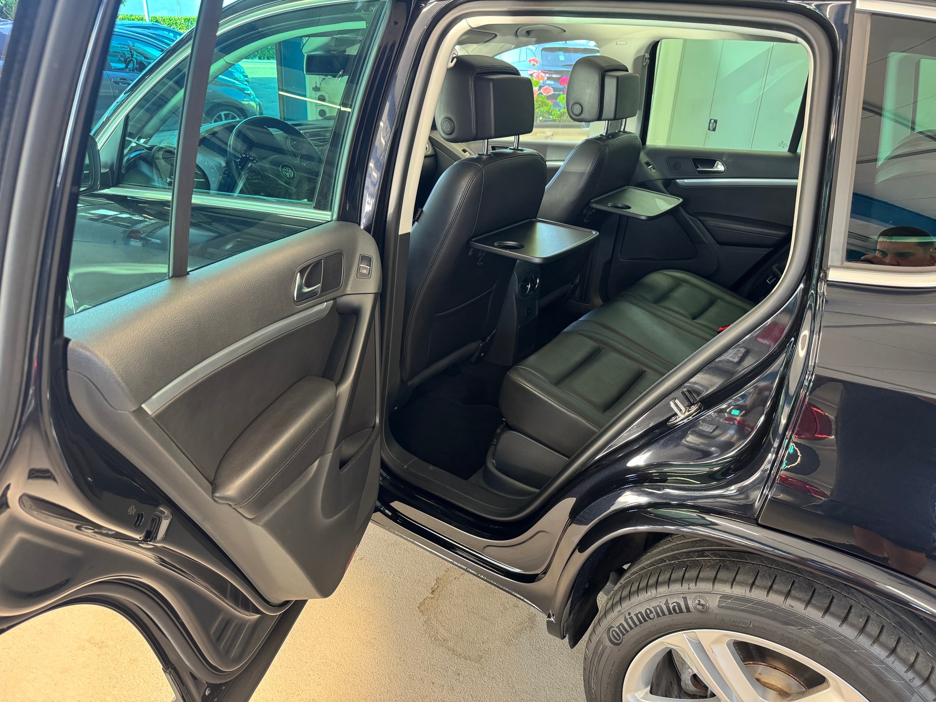 VW Tiguan 2.0 TDI BlueMotion R Line Sport&Style 4Motion DSG-image-12