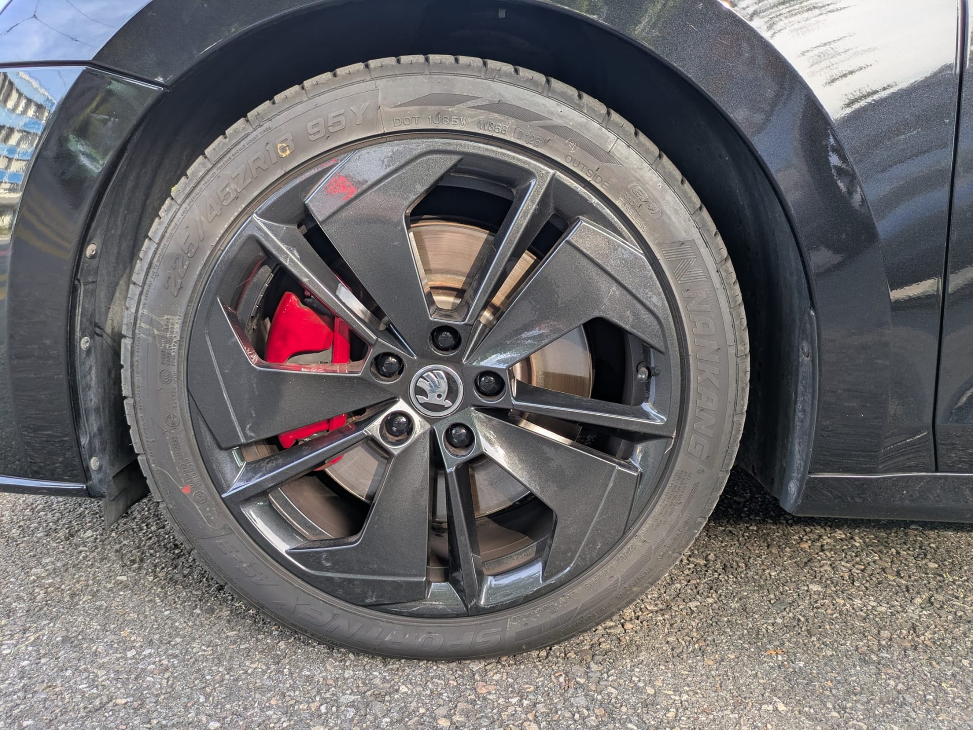 SKODA Octavia Combi 2.0 TSI DSG RS-image-24
