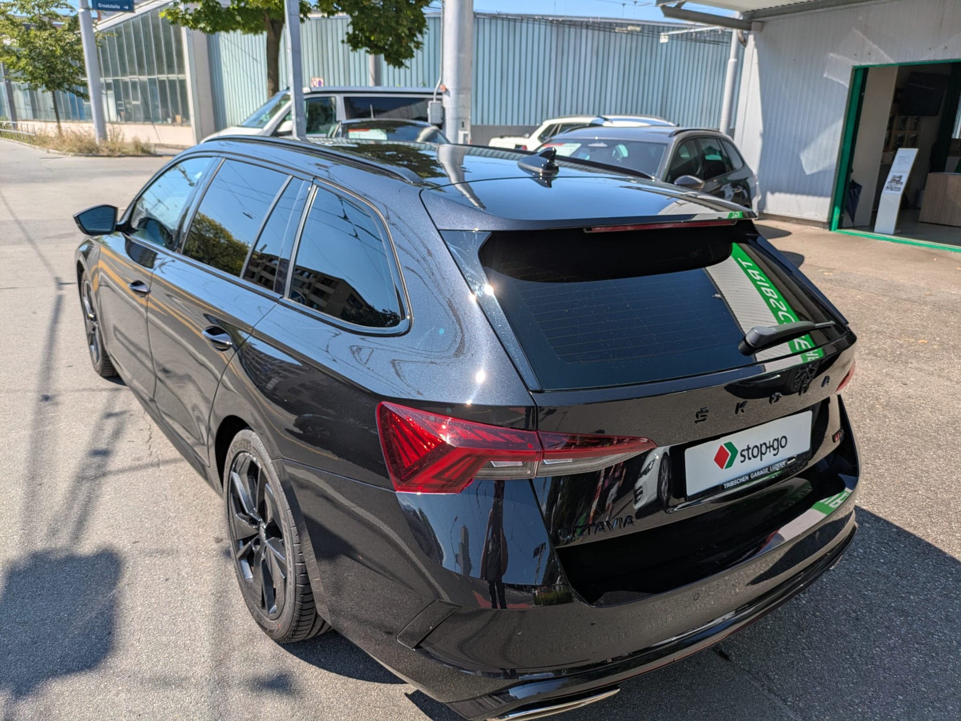 SKODA Octavia Combi 2.0 TSI DSG RS-image-6