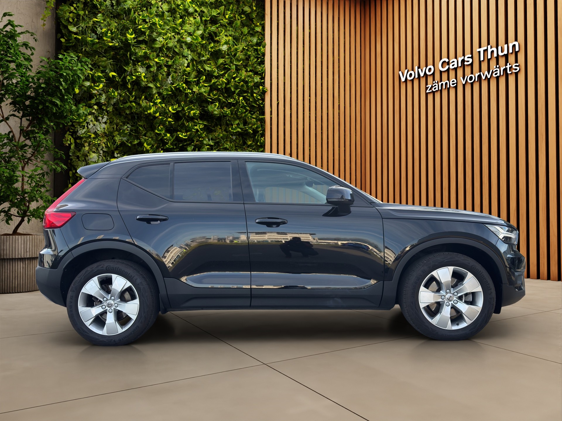 VOLVO XC40 2.0 B4 MH Momentum AWD-image-3