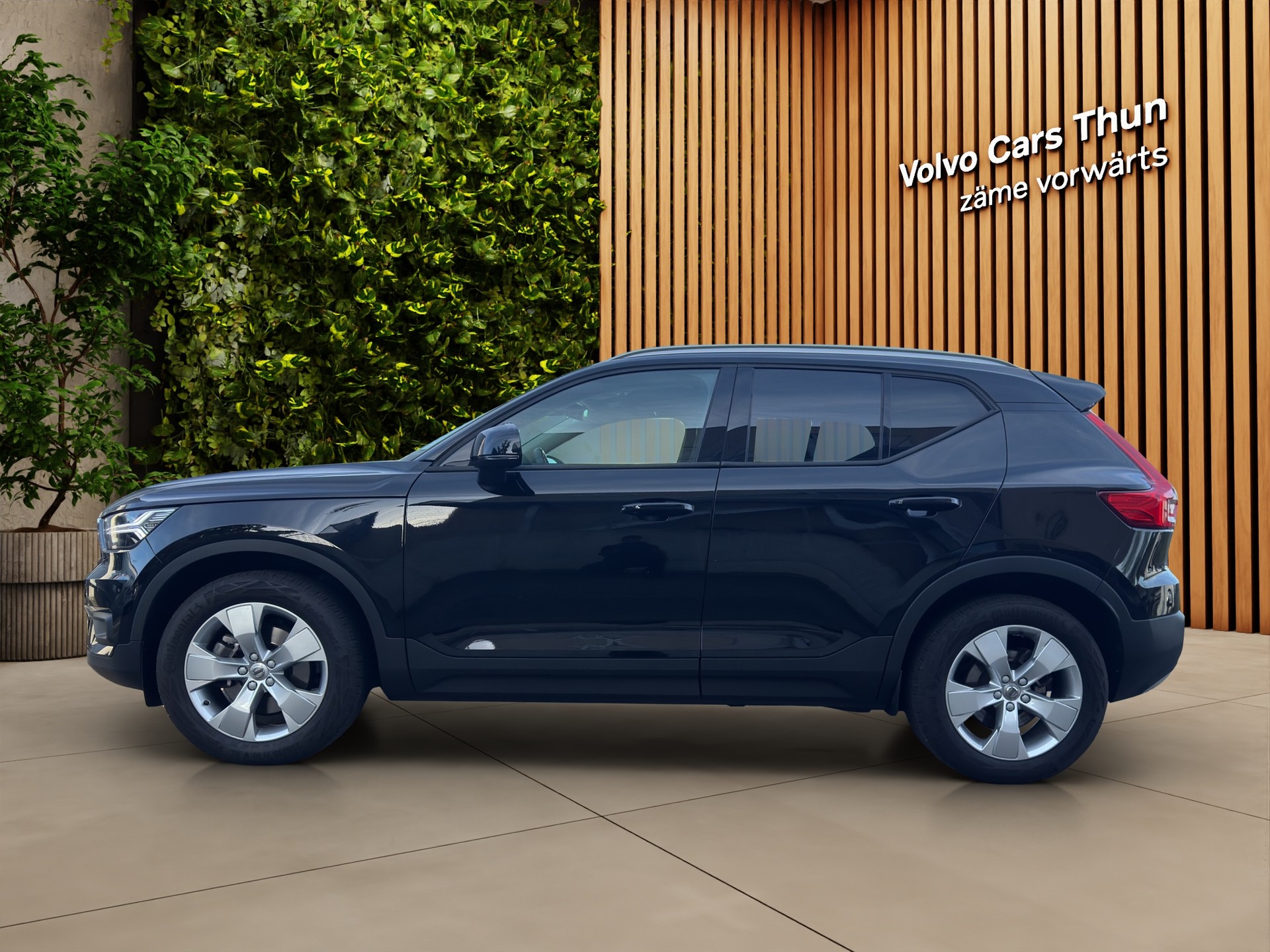 VOLVO XC40 2.0 B4 MH Momentum AWD-image-4