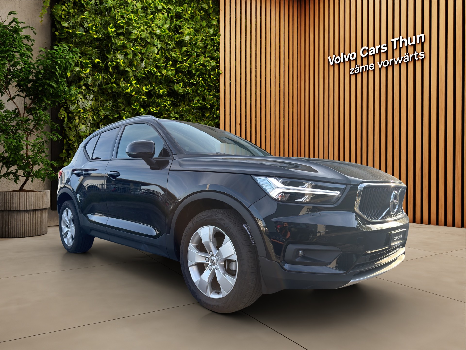 VOLVO XC40 2.0 B4 MH Momentum AWD-image-2