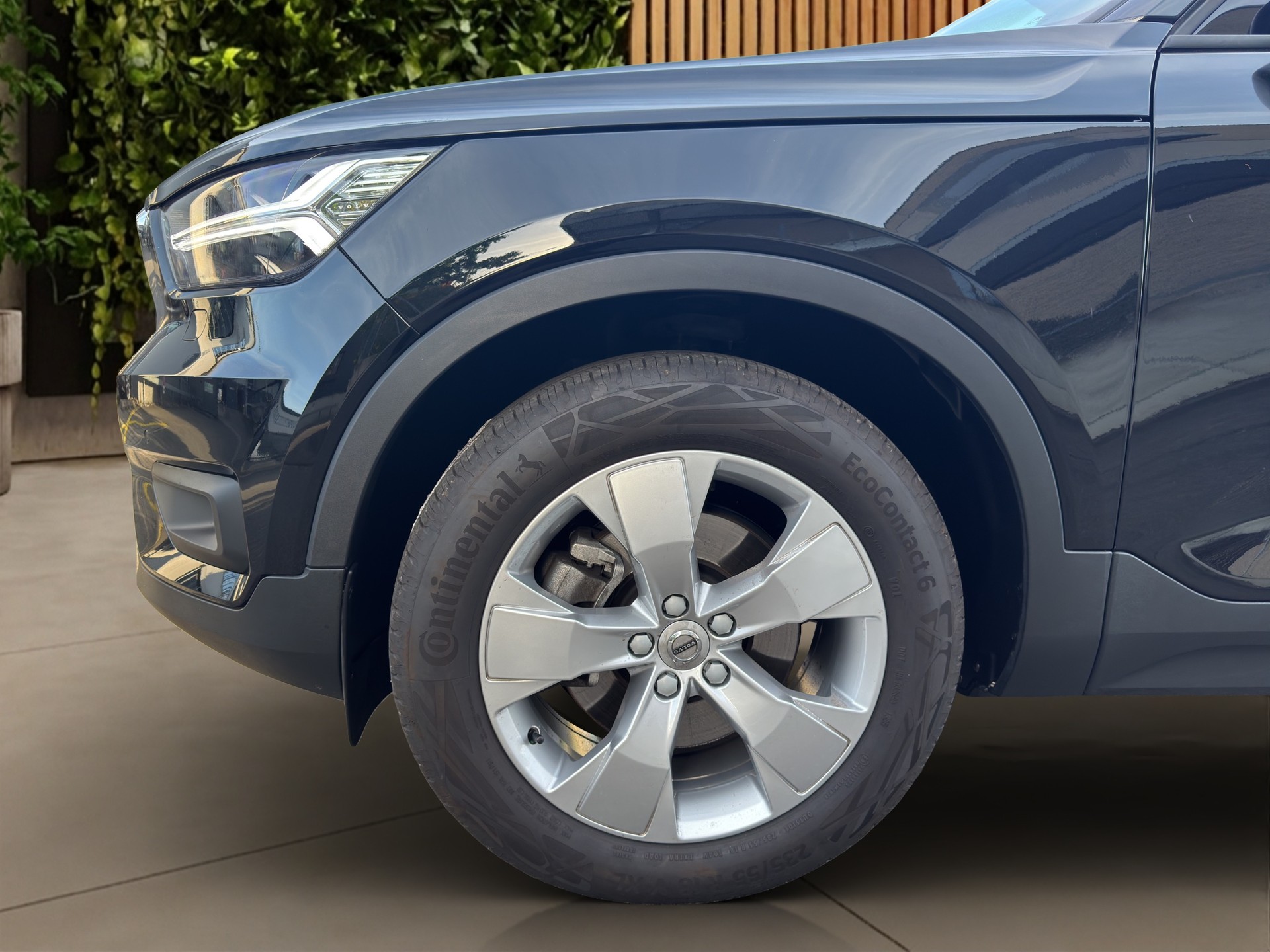 VOLVO XC40 2.0 B4 MH Momentum AWD-image-7