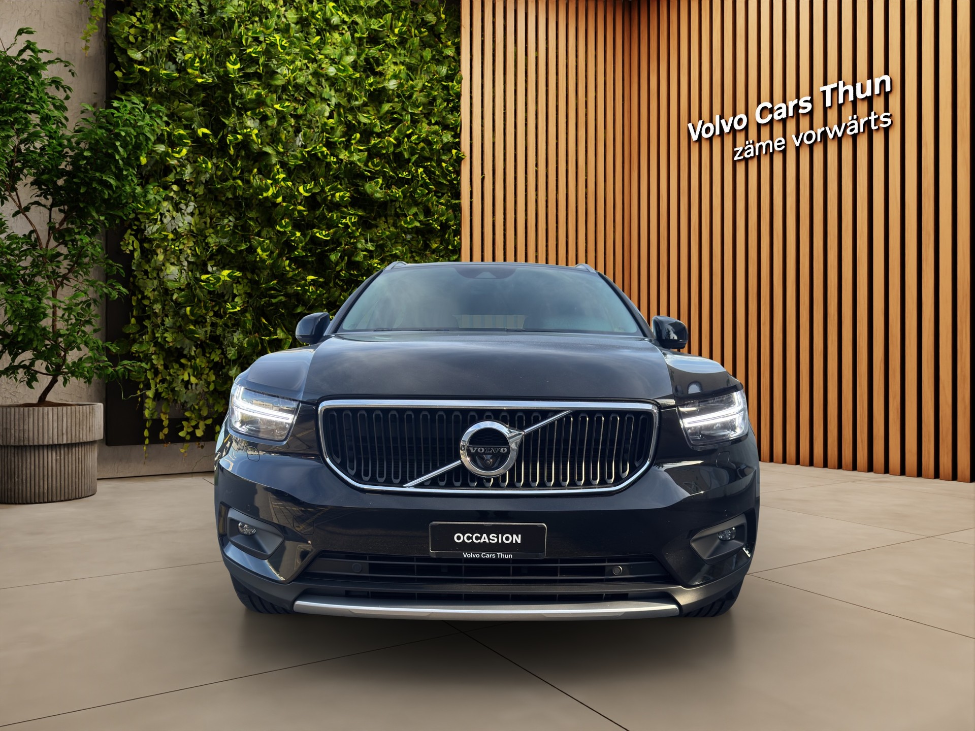 VOLVO XC40 2.0 B4 MH Momentum AWD-image-1
