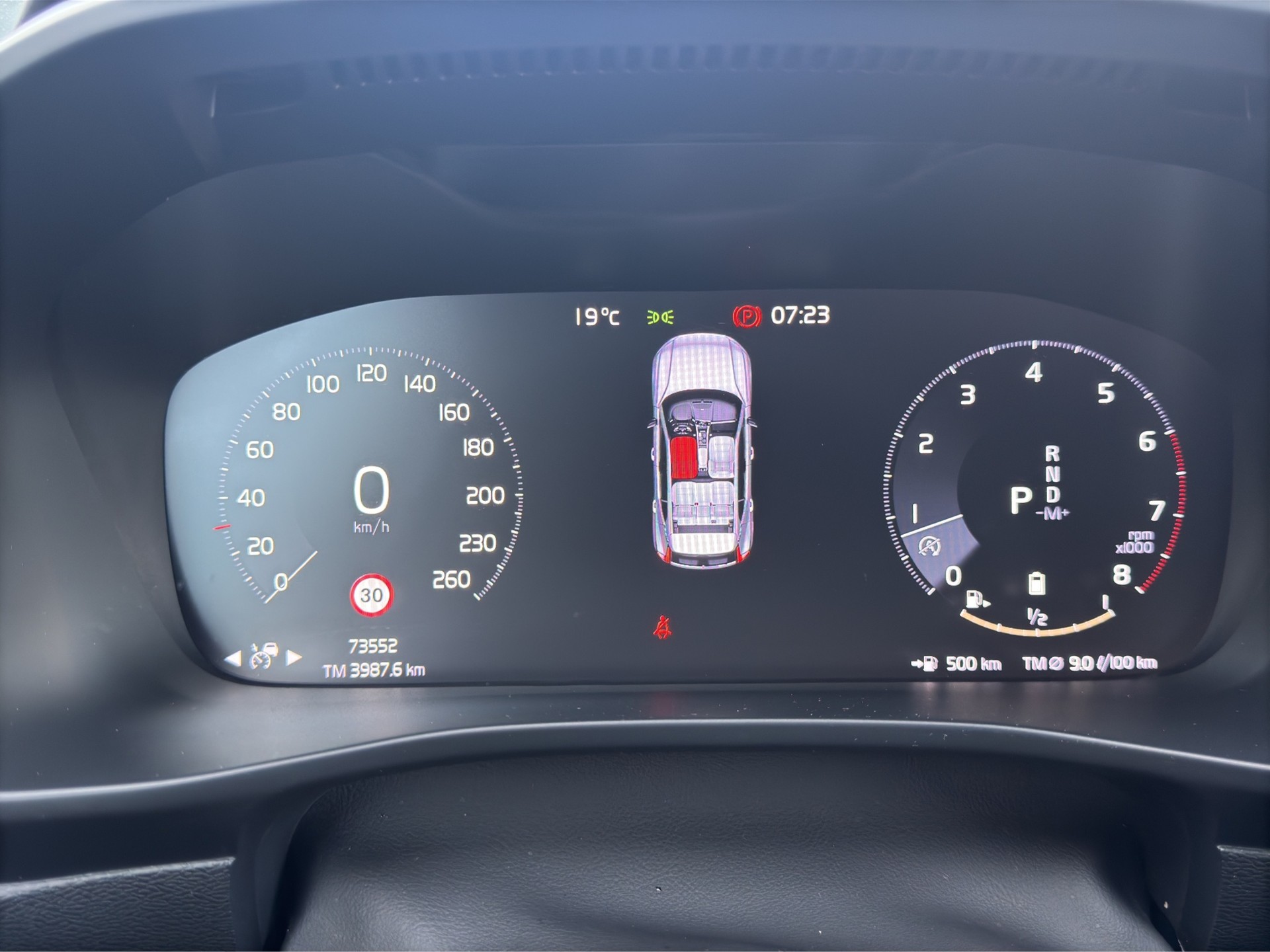 VOLVO XC40 2.0 B4 MH Momentum AWD-image-12
