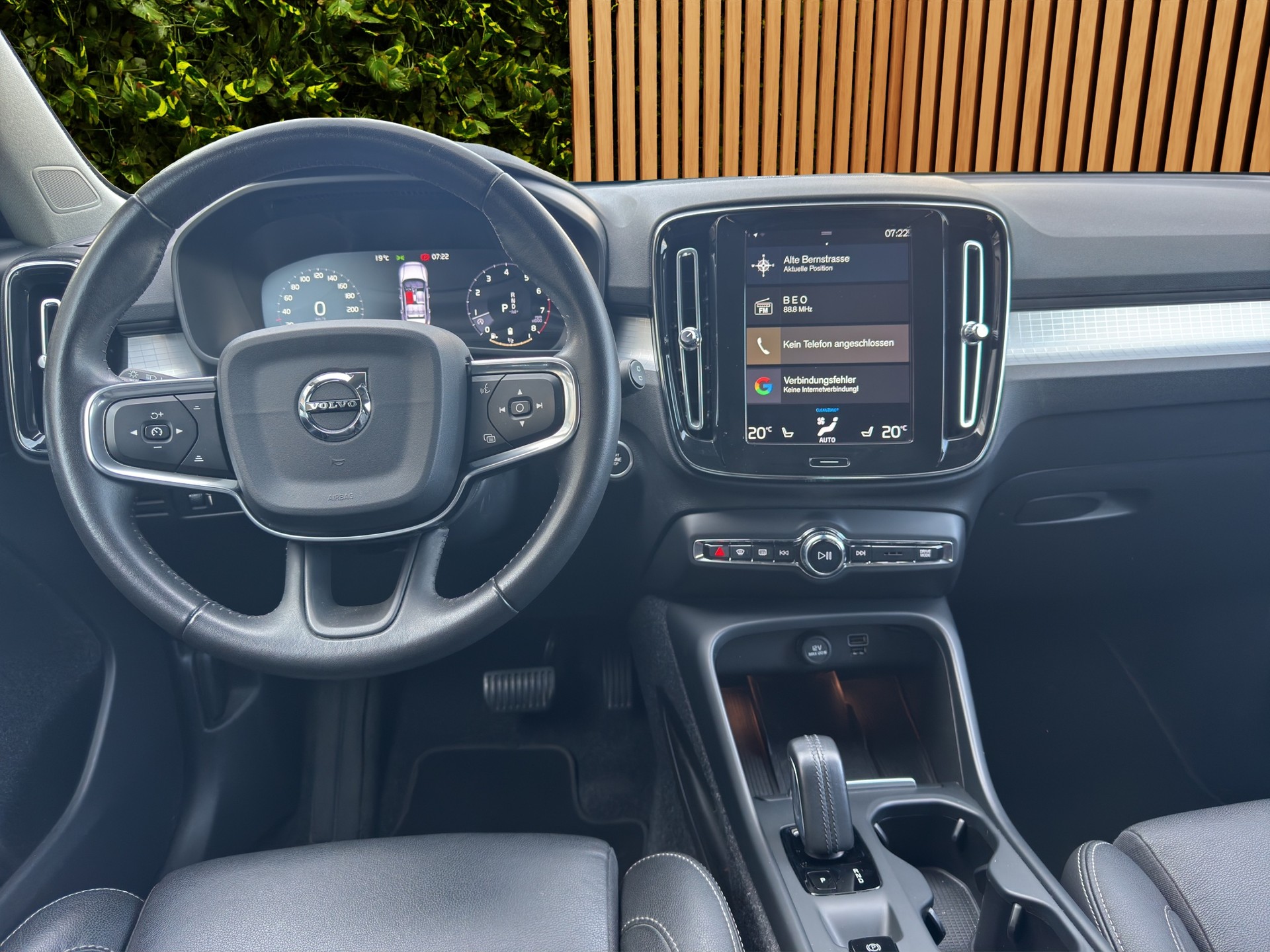 VOLVO XC40 2.0 B4 MH Momentum AWD-image-9