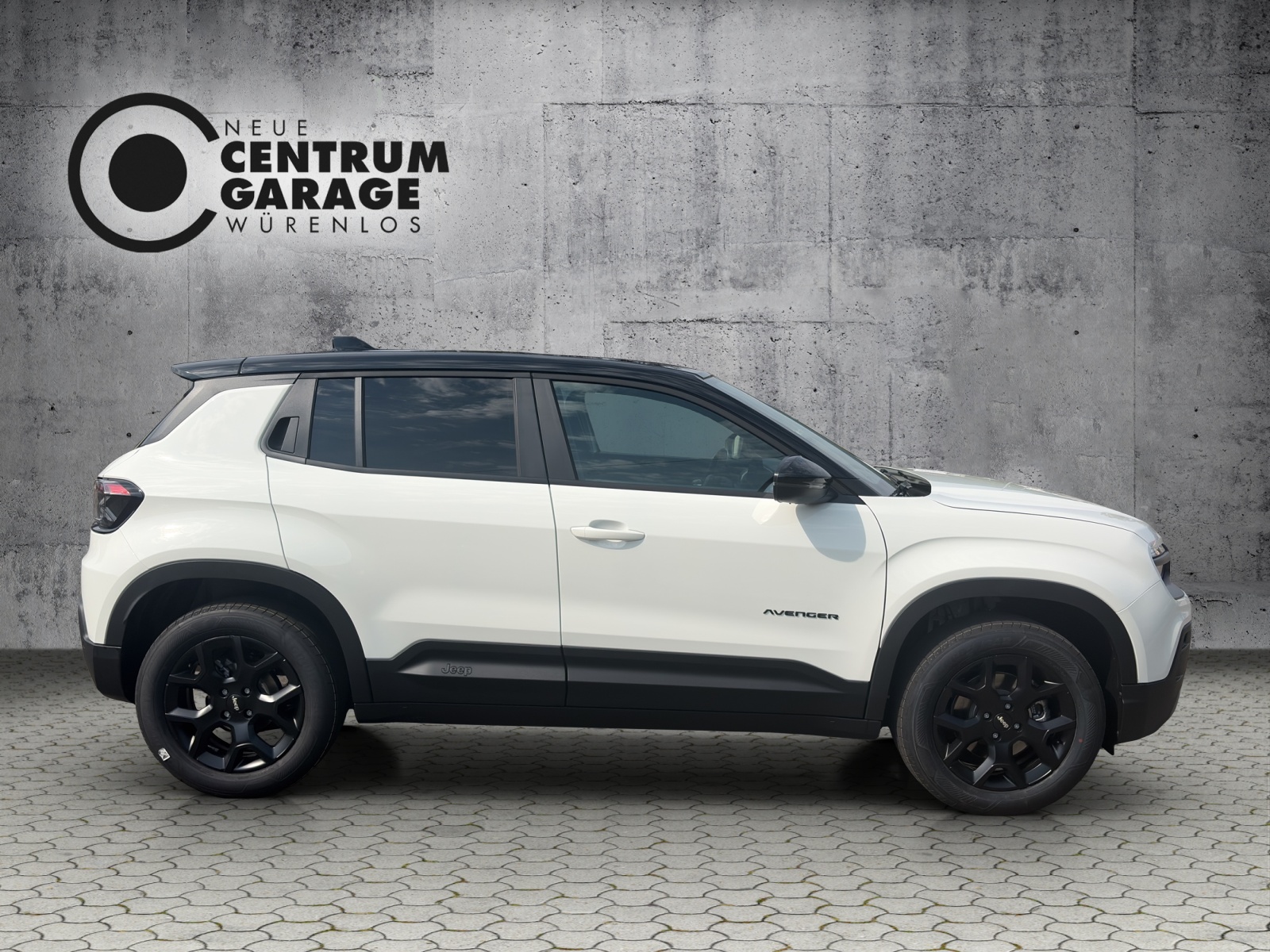 JEEP Avenger 1.2 Turbo MHEV Black Edition-image-2