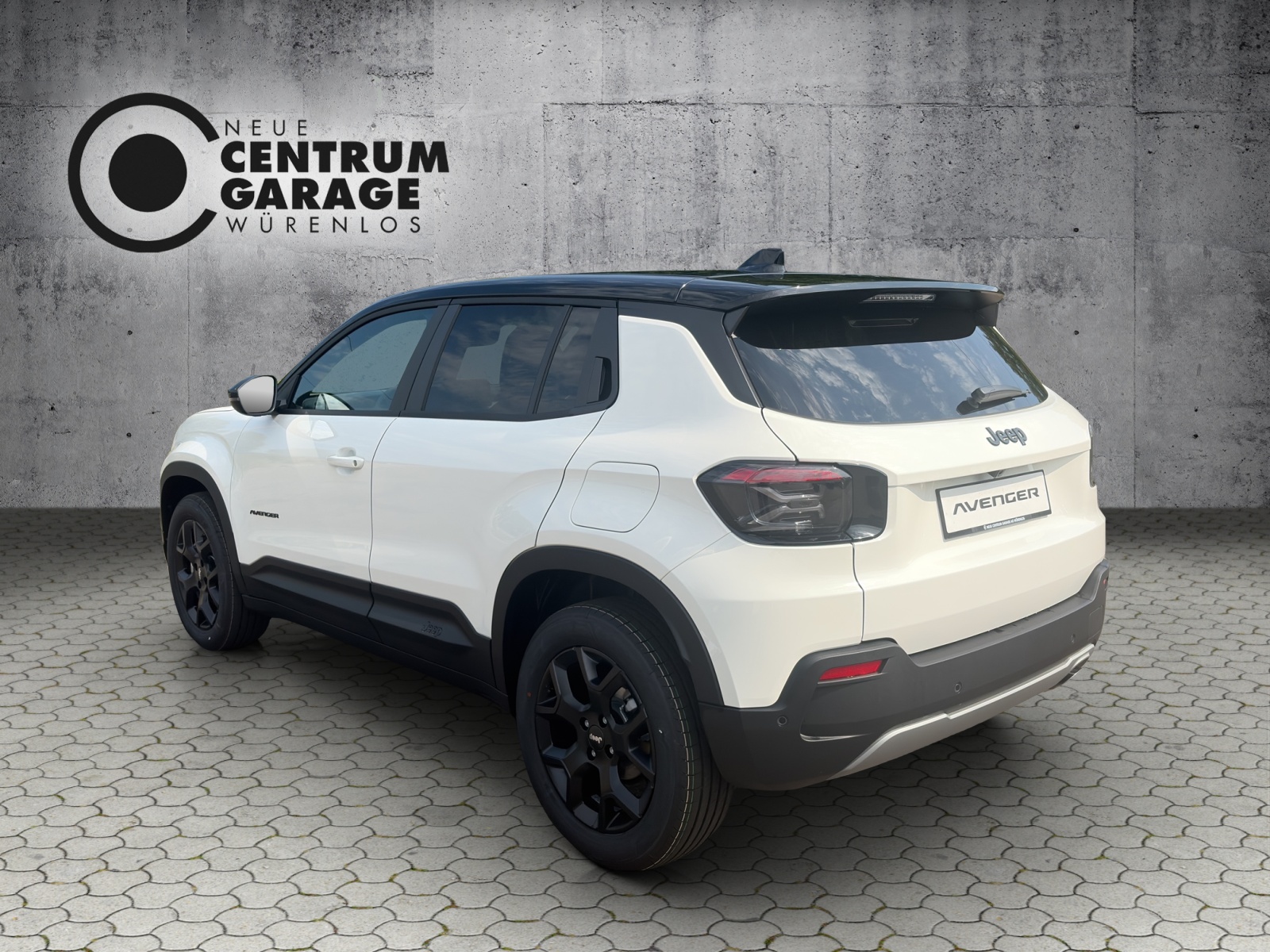 JEEP Avenger 1.2 Turbo MHEV Black Edition-image-5