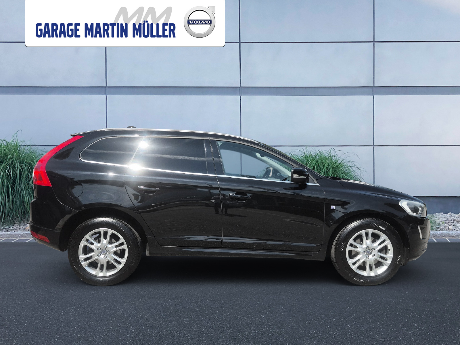 VOLVO XC60 2.4 D4 Ocean Race AWD-image-5