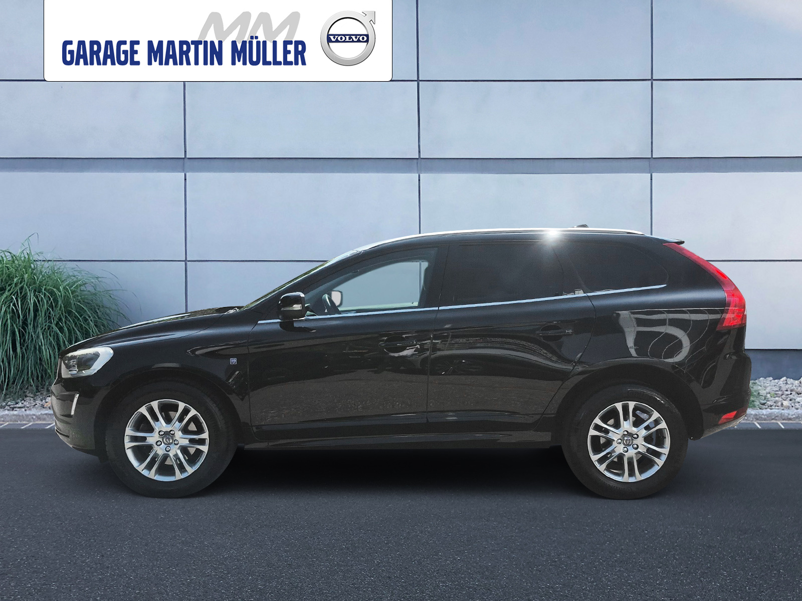 VOLVO XC60 2.4 D4 Ocean Race AWD-image-1