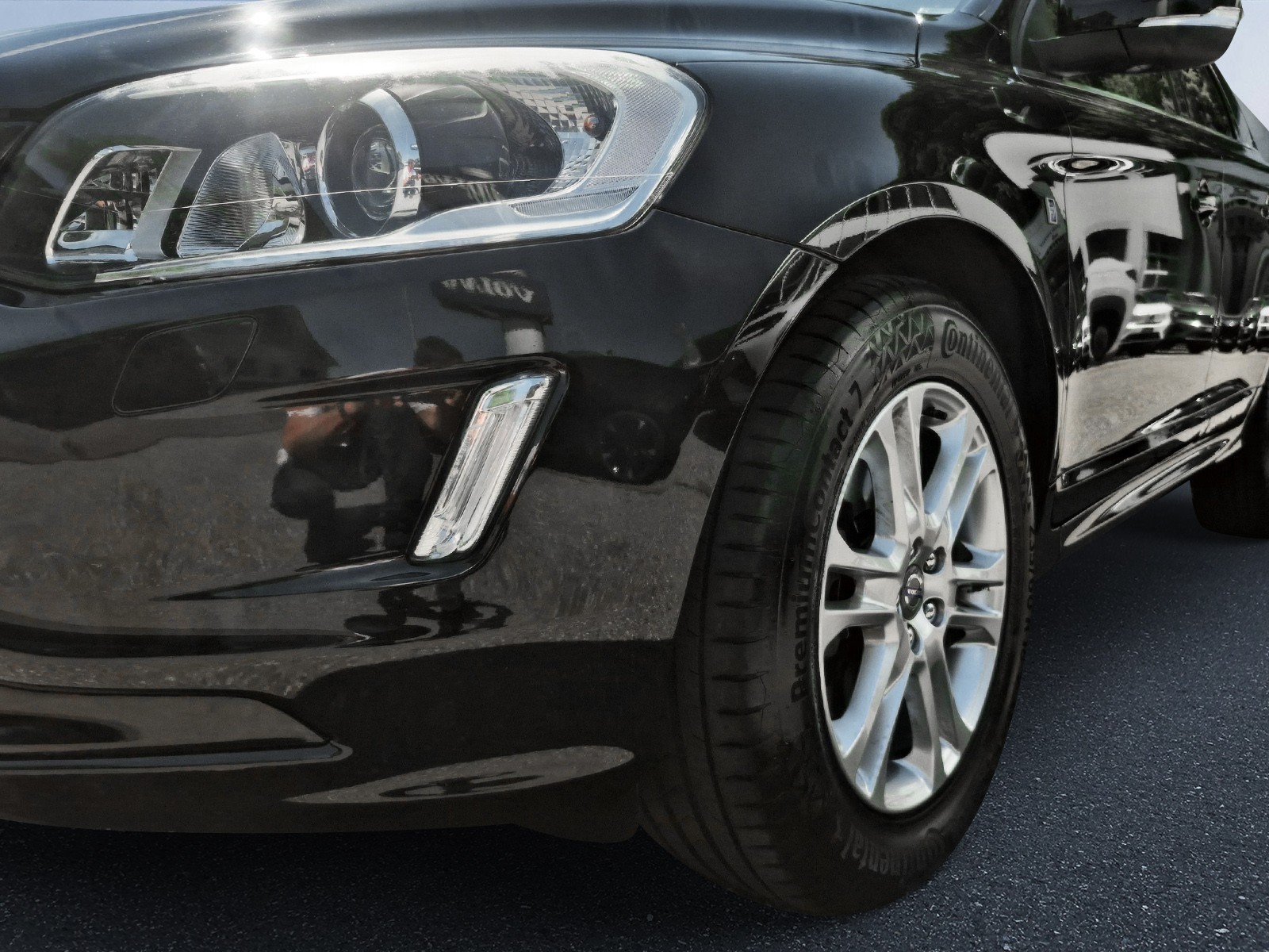 VOLVO XC60 2.4 D4 Ocean Race AWD-image-8