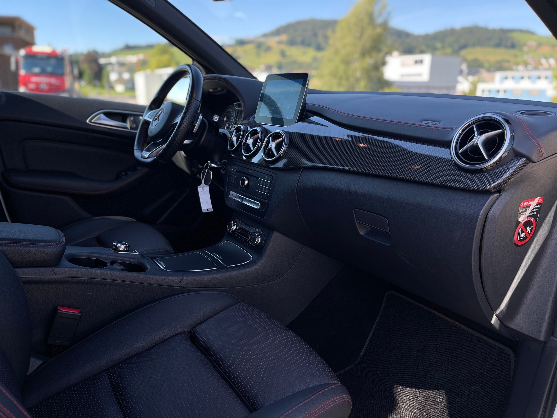 MERCEDES-BENZ B 220 CDI Swiss Star Edition AMG Line 4Matic-image-4