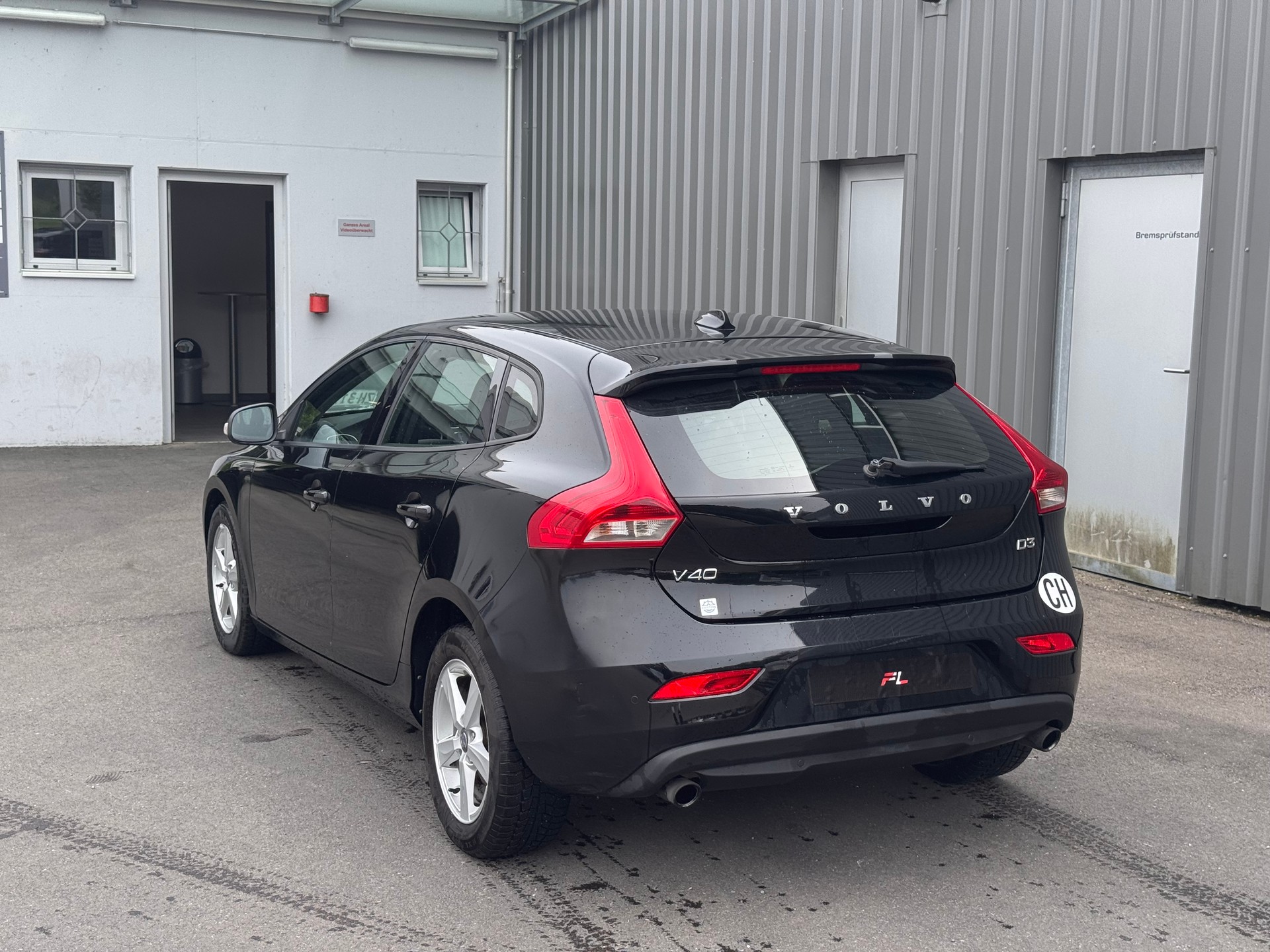 VOLVO 2.0 D3 Summum S/S-image-2
