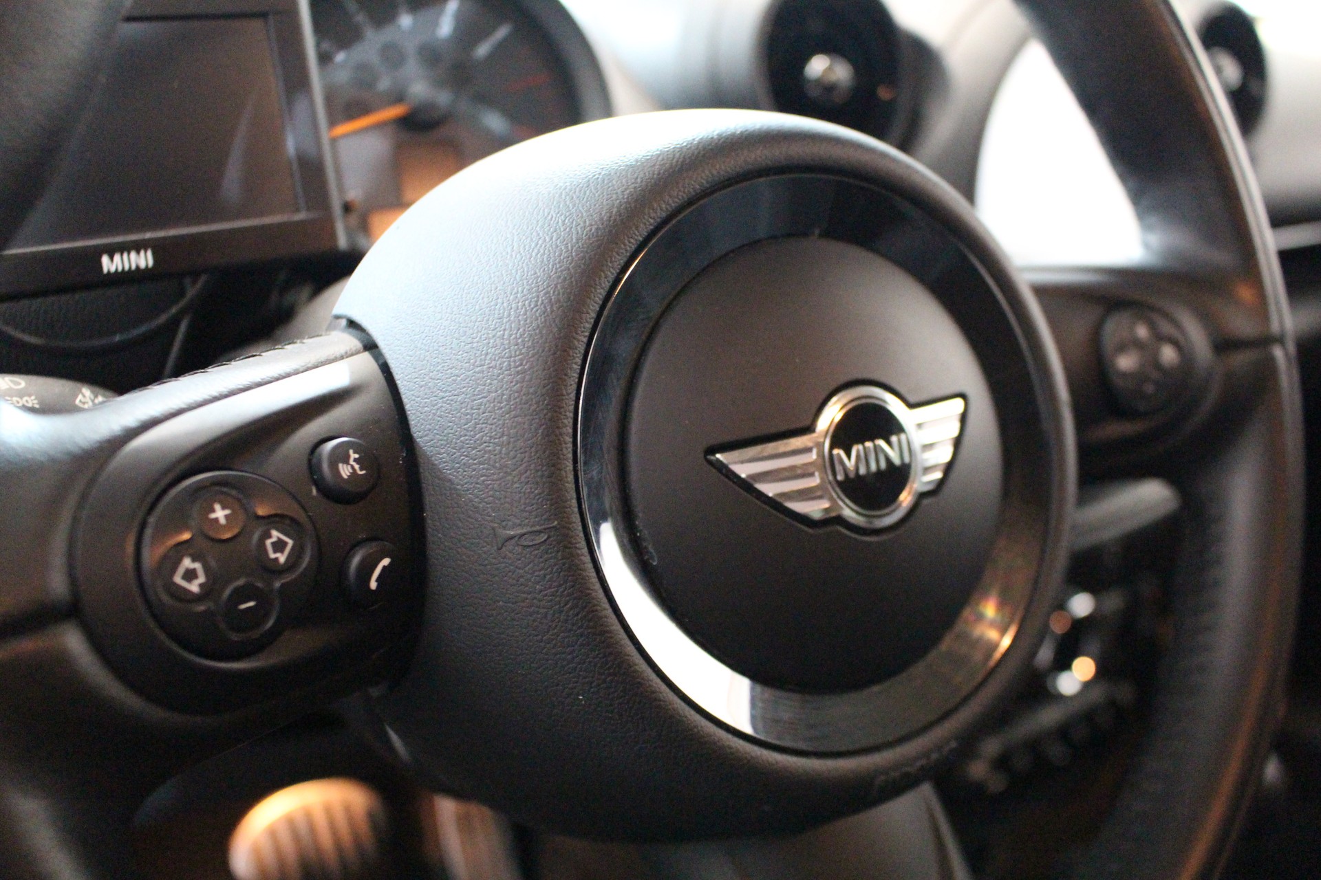 MINI Countryman R60 1.6i Cooper ALL4-image-13