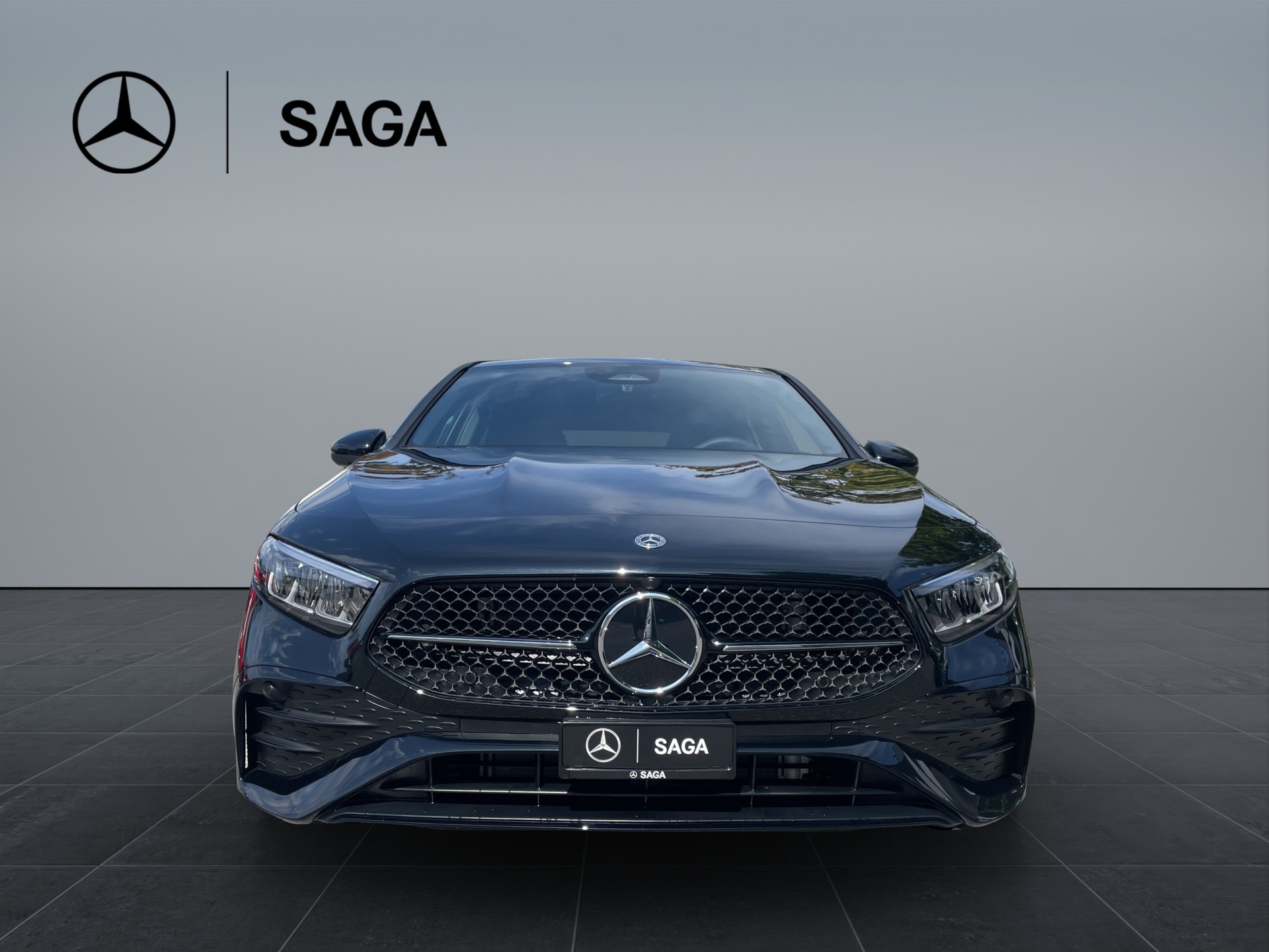 MERCEDES-BENZ A 220 4Matic 8G-DCT-showroom-element-1