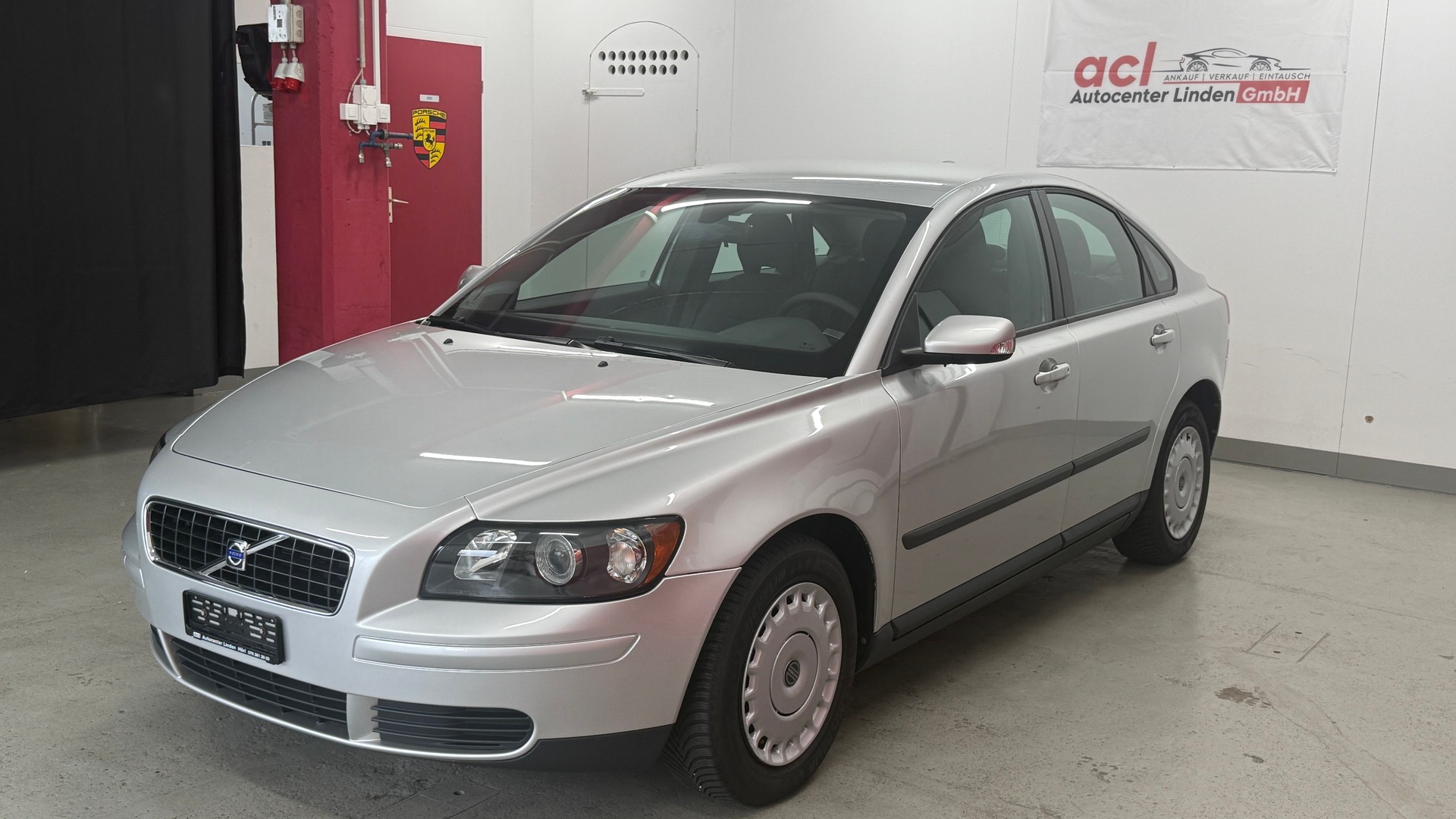 VOLVO S40 1.8 Momentum, gepflegtes CH Fahrzeug aus 1 Hand immer bei Volvo gewartet-showroom-element-2