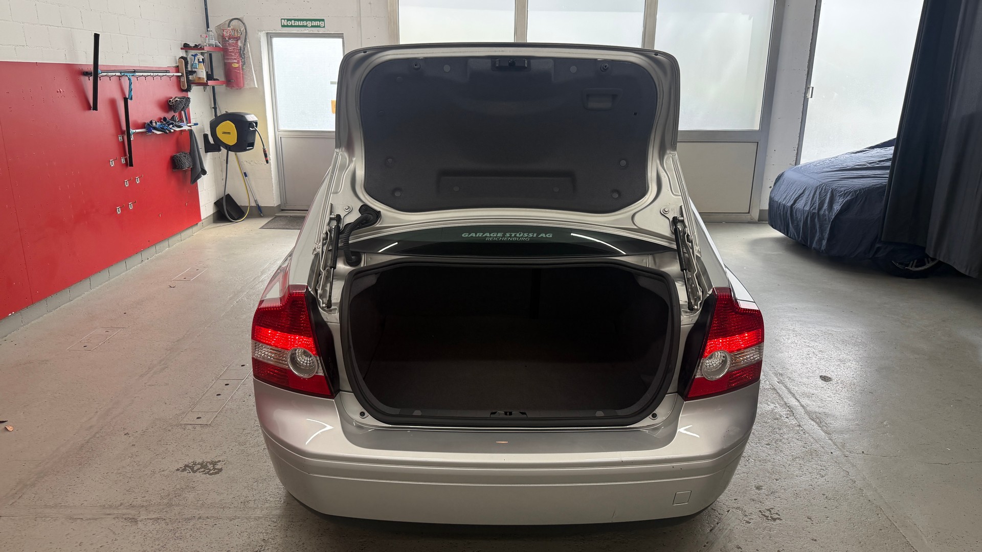 VOLVO S40 1.8 Momentum, gepflegtes CH Fahrzeug aus 1 Hand immer bei Volvo gewartet-image-10