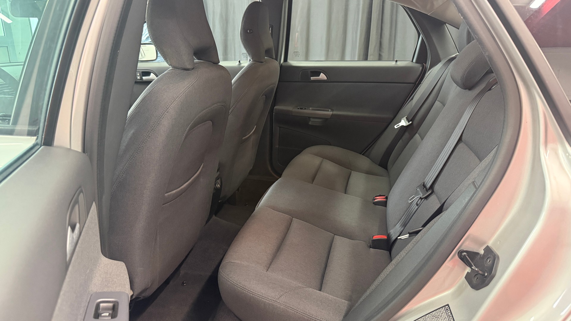 VOLVO S40 1.8 Momentum, gepflegtes CH Fahrzeug aus 1 Hand immer bei Volvo gewartet-image-9