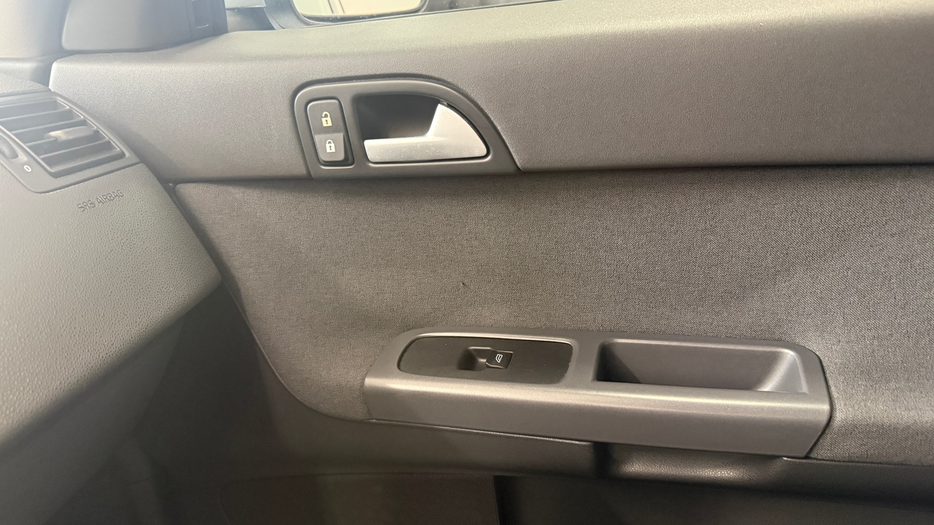 VOLVO S40 1.8 Momentum, gepflegtes CH Fahrzeug aus 1 Hand immer bei Volvo gewartet-image-18